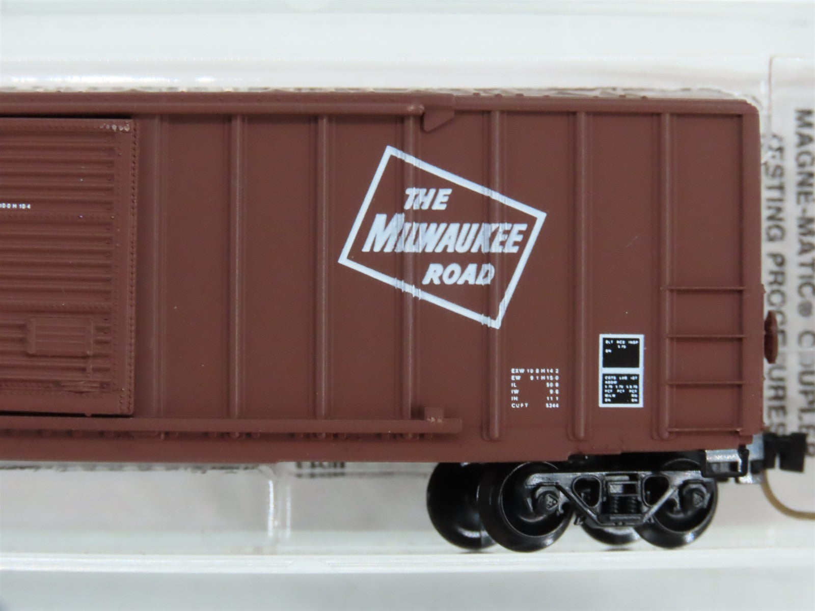 N Scale Micro-Trains 25310 Milwaukee Road 50' Rib Side Single Door Box Car RTR