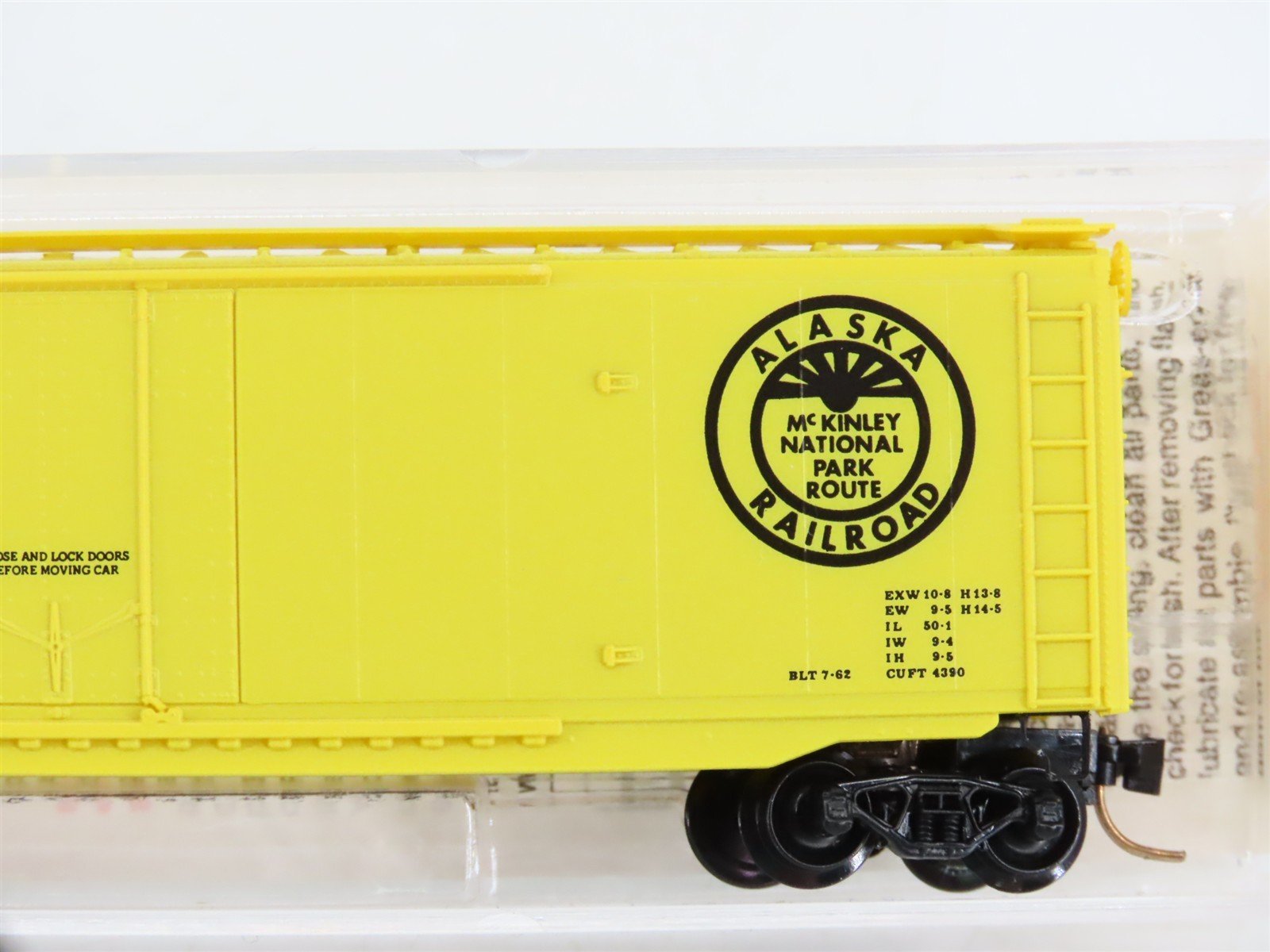 N Scale Micro-Trains 32100 ARR Alaska Railroad 50' Single Plug Door Box Car RTR