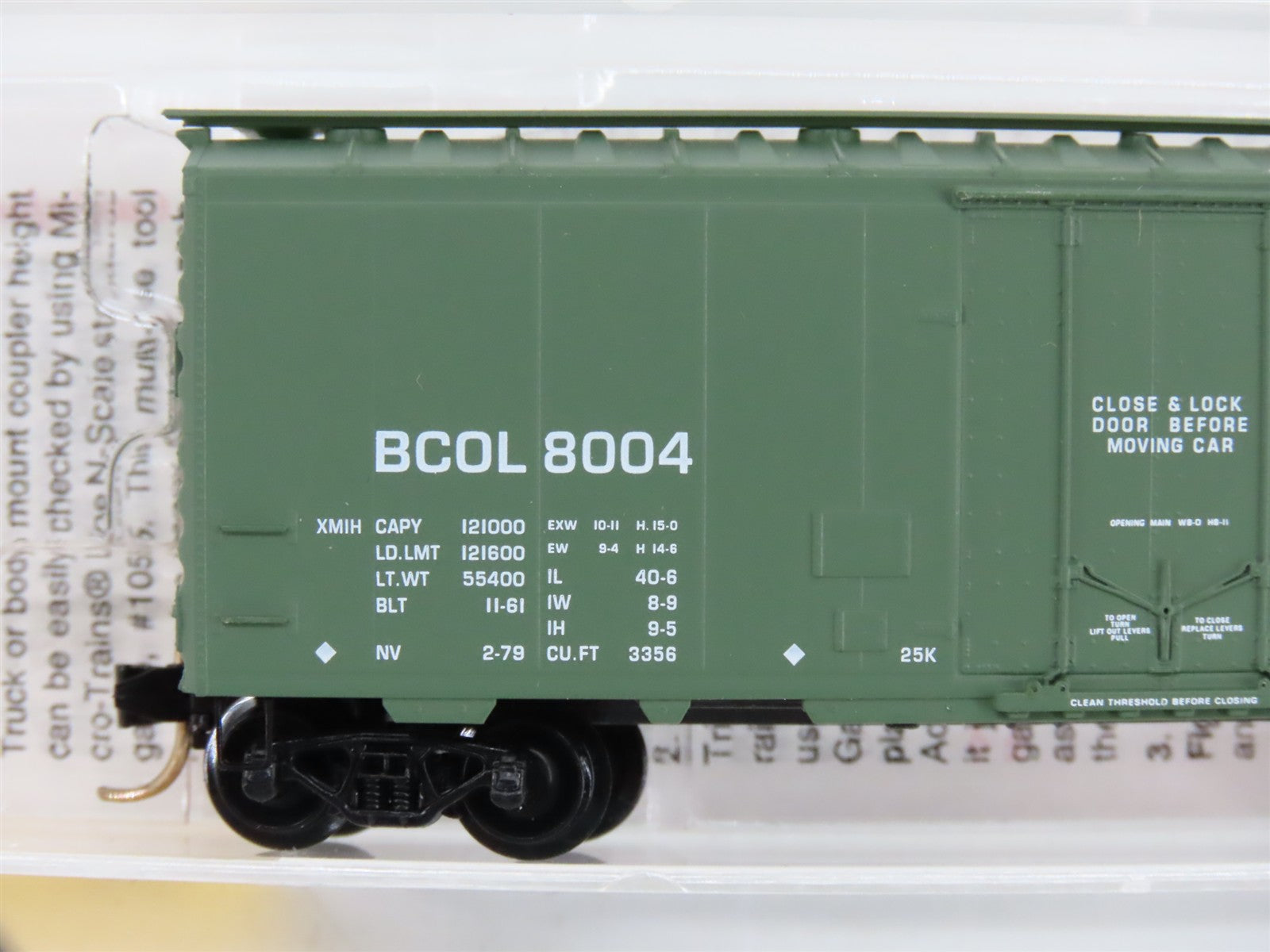 N Scale Micro-Trains 21230 BCOL British Columbia Railway 40' Box Car 8004 RTR