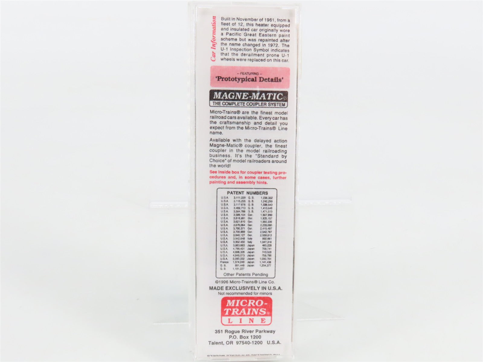 N Scale Micro-Trains 21230 BCOL British Columbia Railway 40' Box Car 8004 RTR