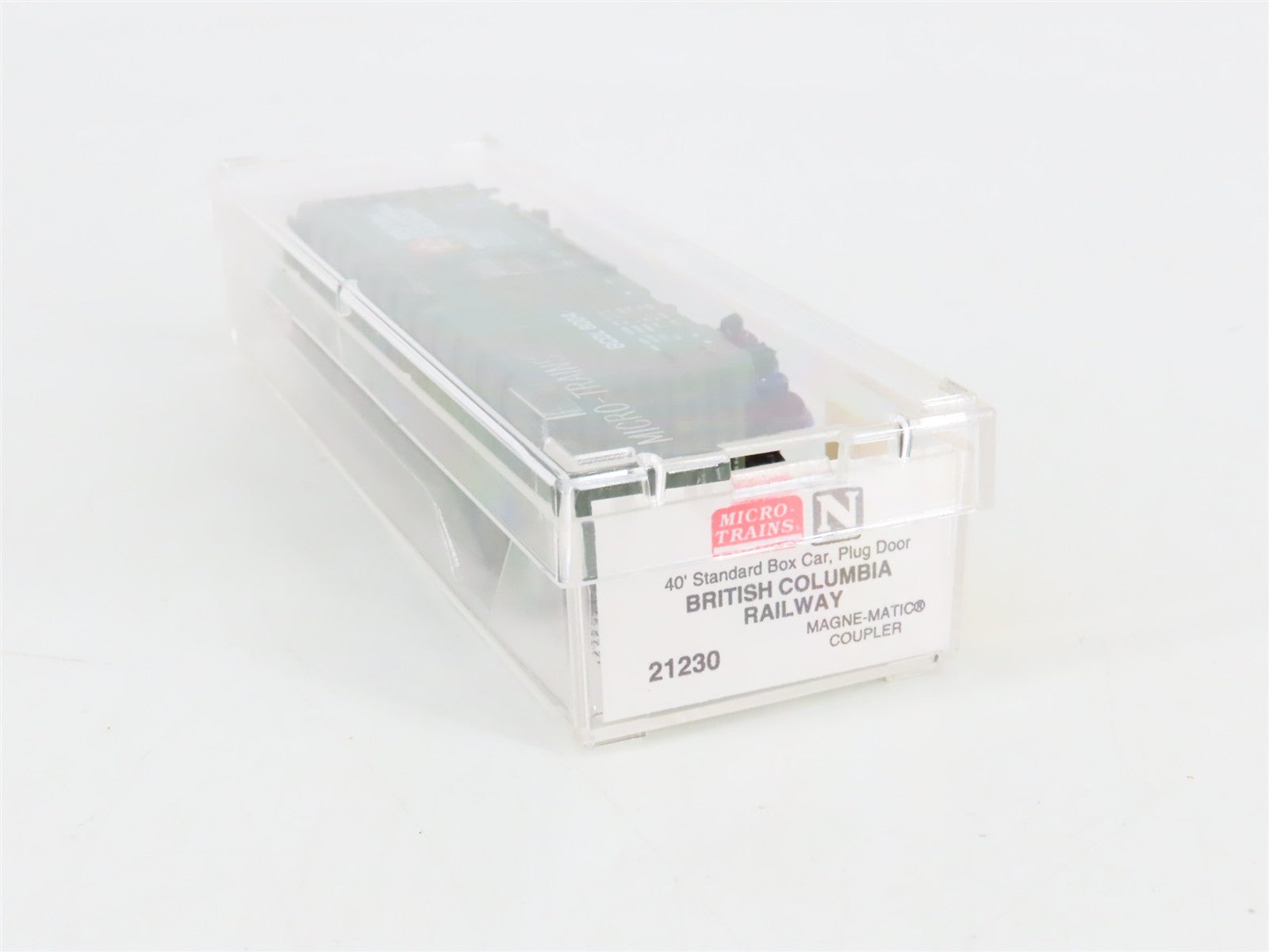 N Scale Micro-Trains 21230 BCOL British Columbia Railway 40' Box Car 8004 RTR