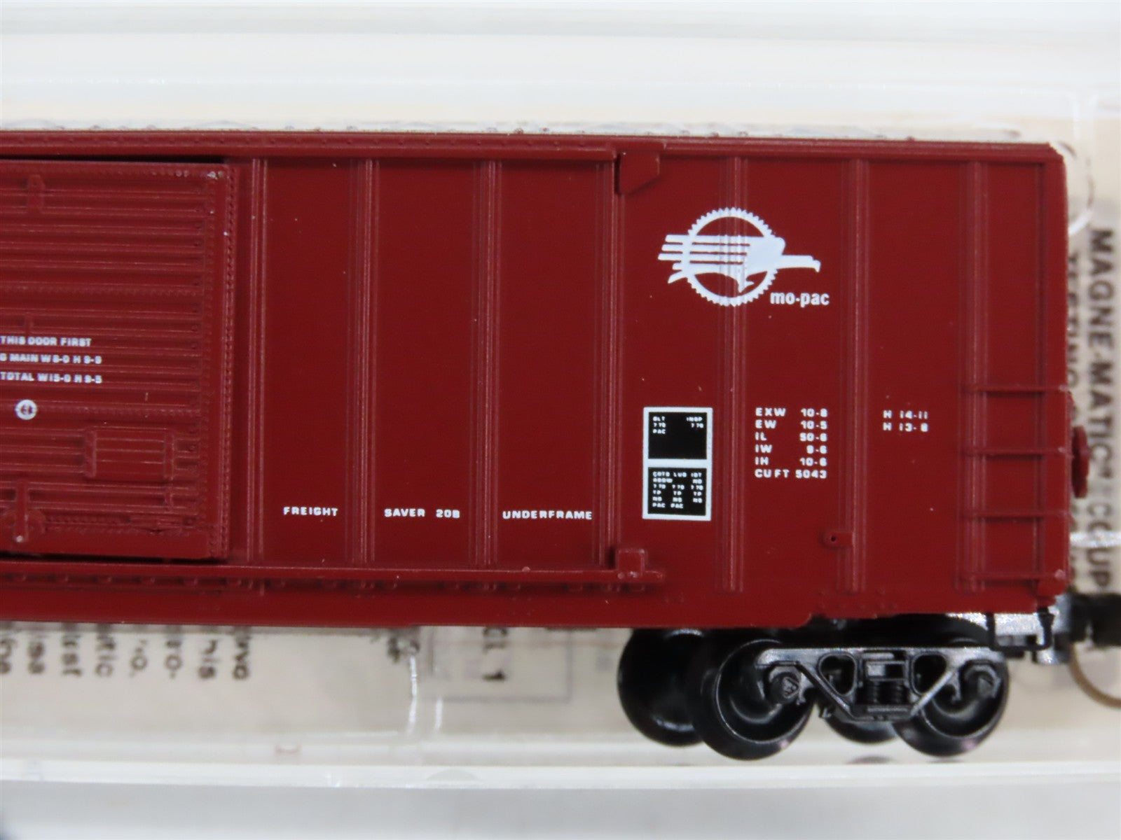 N Scale Micro-Trains 26040 MP Missouri Pacific 50' Box Car 367926 RTR