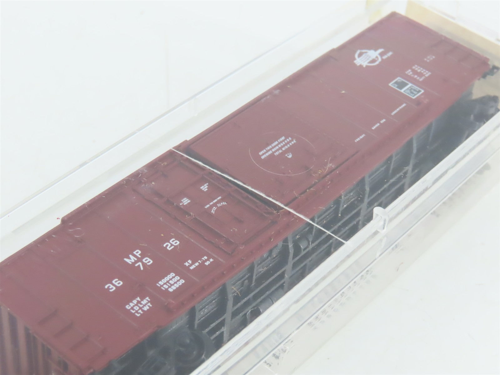 N Scale Micro-Trains 26040 MP Missouri Pacific 50' Box Car 367926 RTR