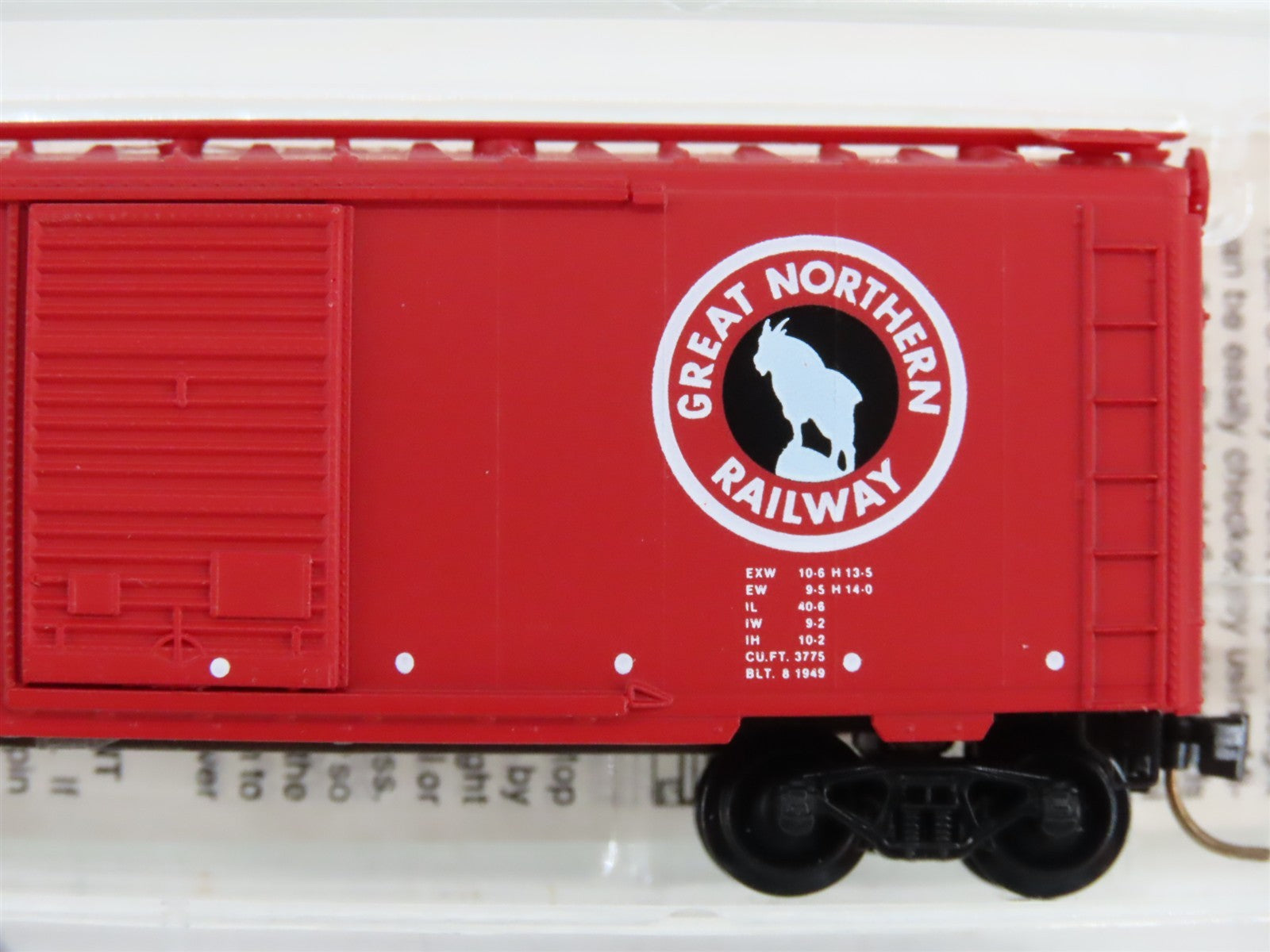 N Scale Micro-Trains 20156 GN Great Northern 40' Box Car 18748 RTR