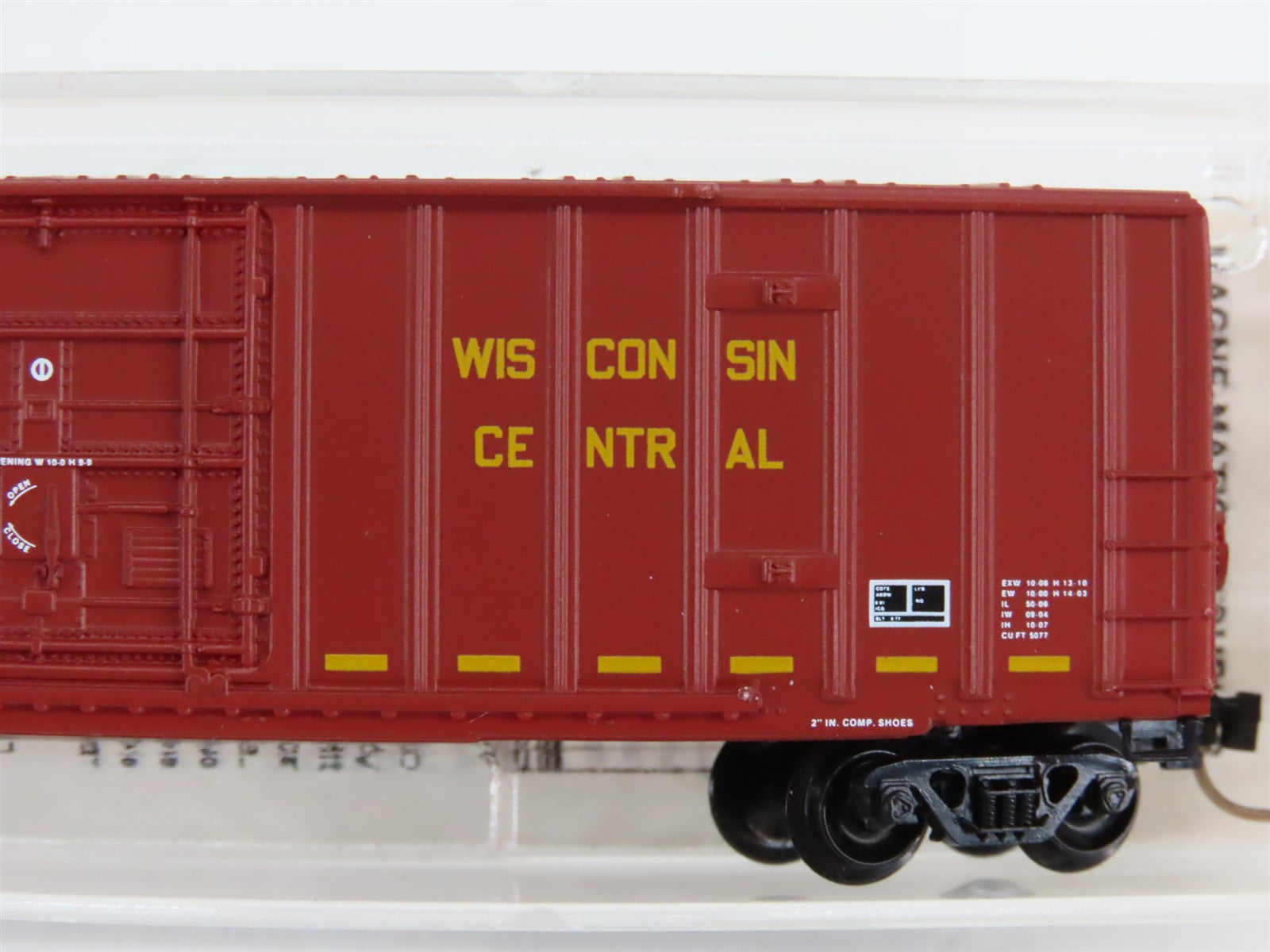 N Scale Micro-Trains 27200 WC Wisconsin Central 50' Box Car 27102 RTR