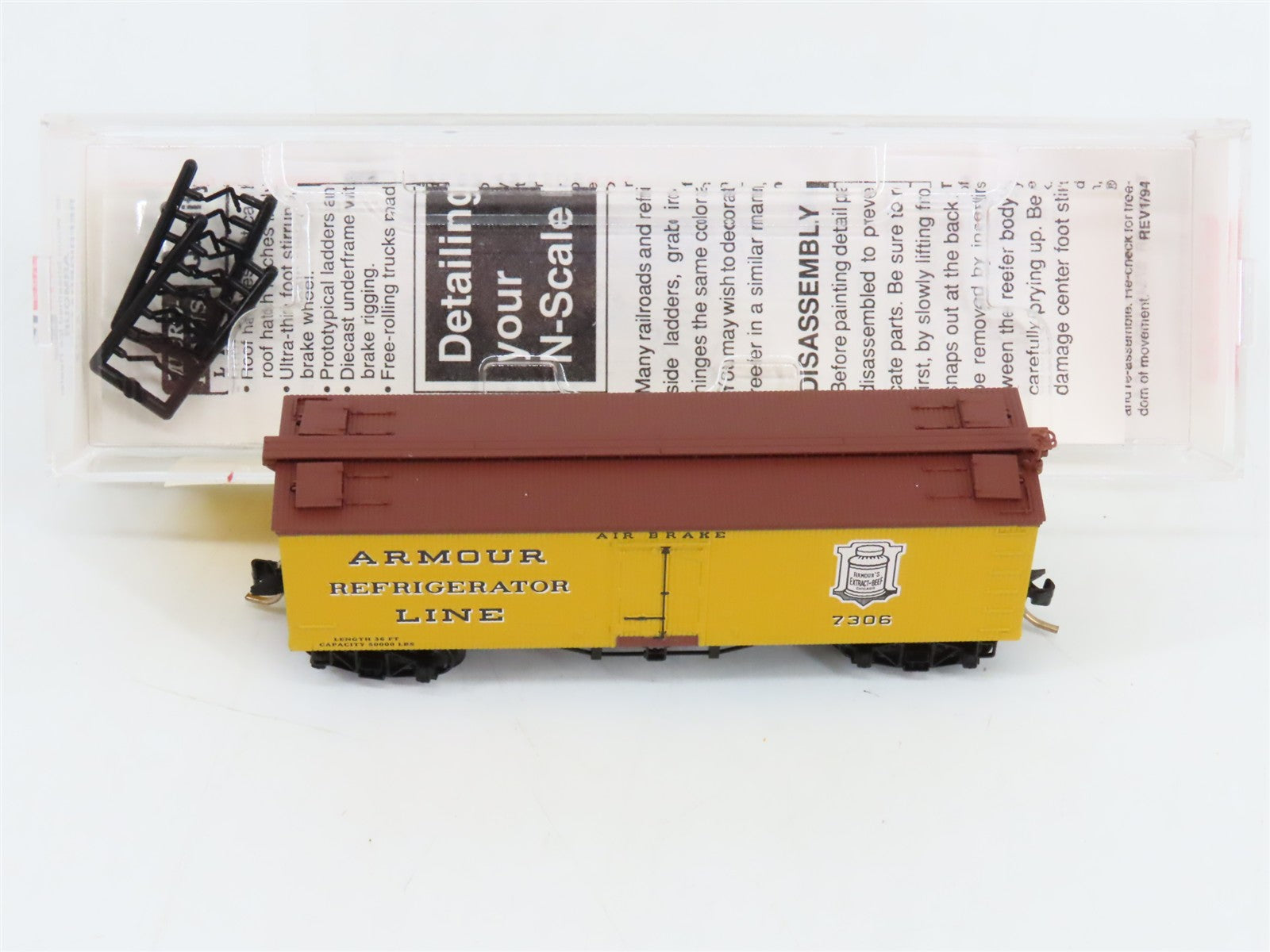 N Scale Micro-Trains 58030 ARLN Armour Refrigerator Line 36' Reefer 7306 RTR