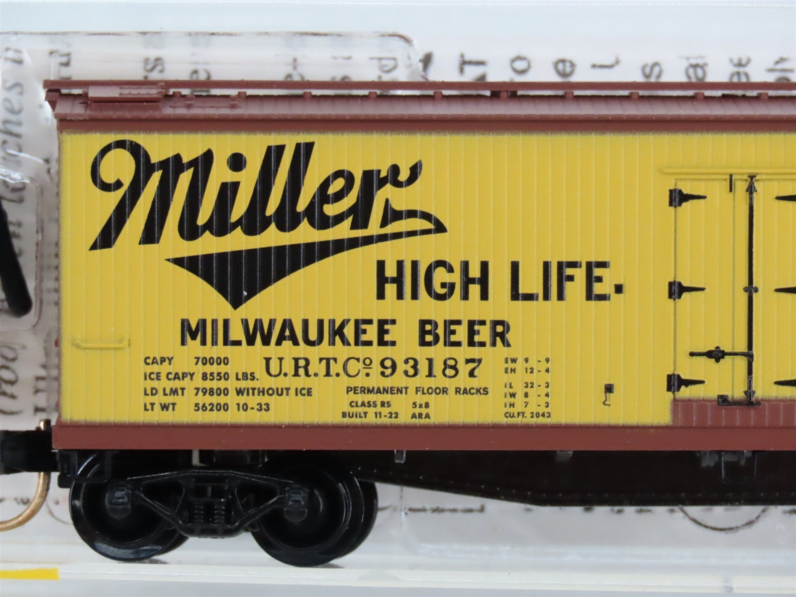 N Scale Micro-Trains MTL 49410 URTC Miller High Life 40' Wood Reefer 93187 RTR