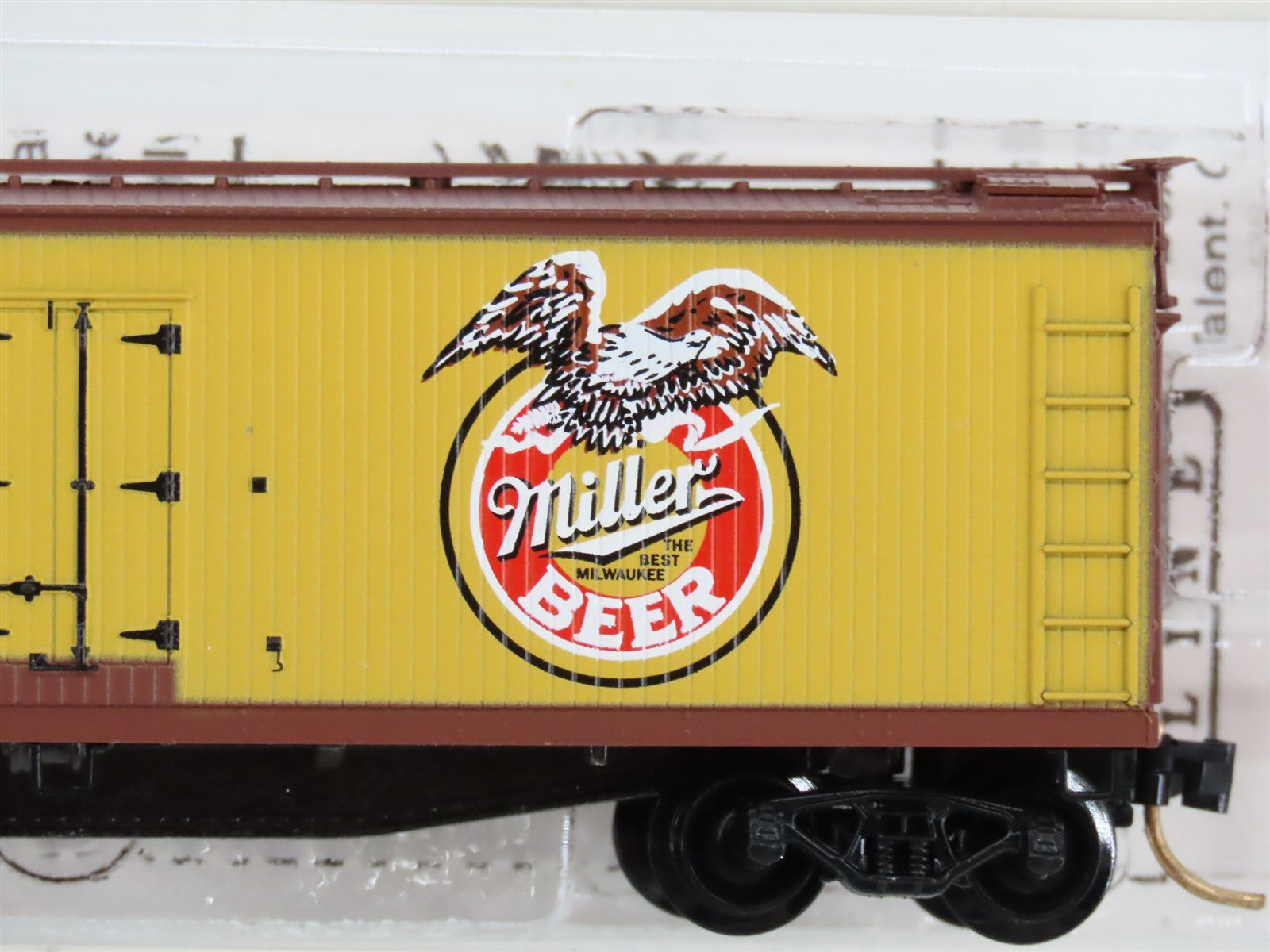 N Scale Micro-Trains MTL 49410 URTC Miller High Life 40' Wood Reefer 93187 RTR