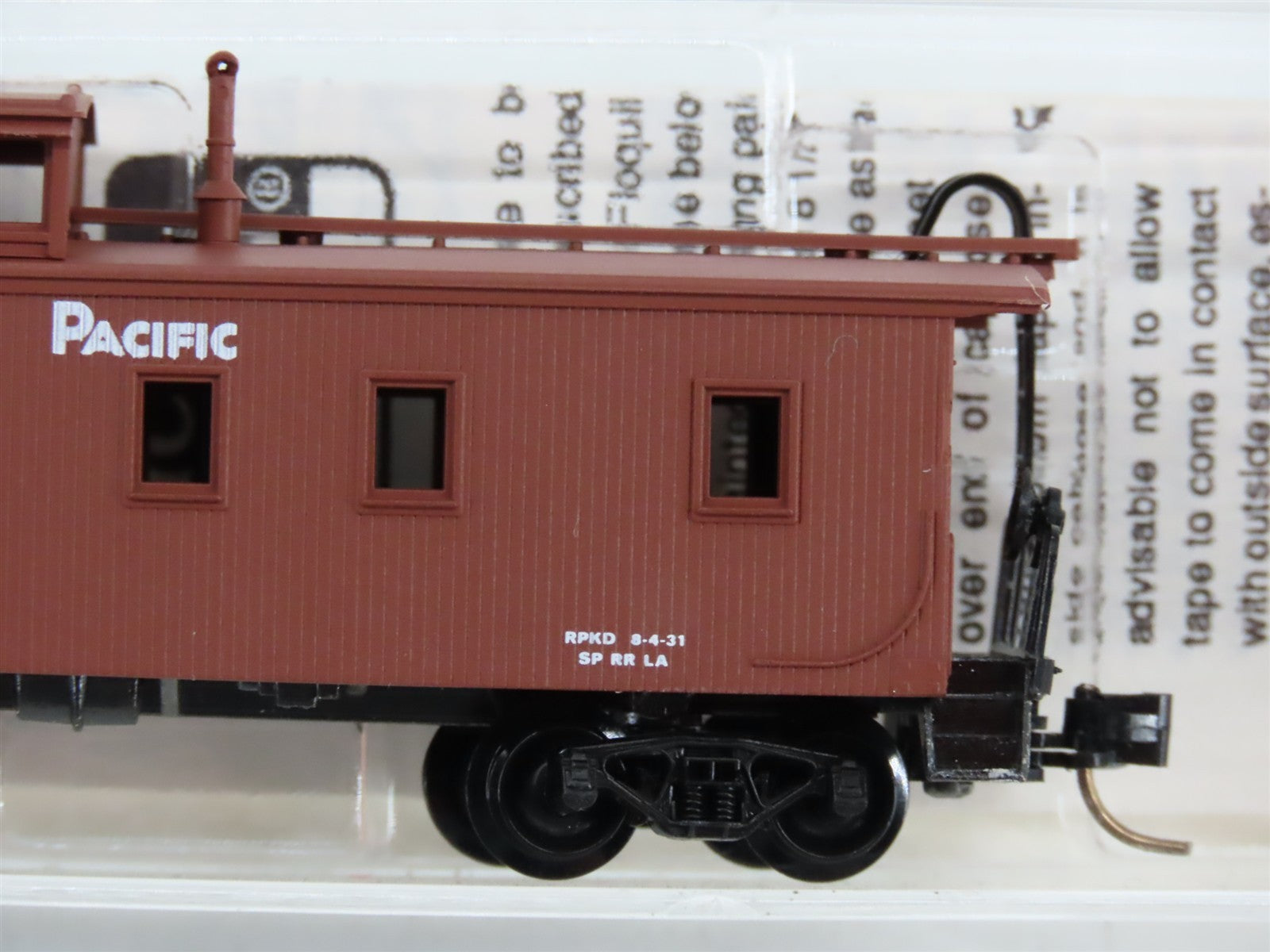 N Scale Micro-Trains MTL 51150 SP Southern Pacific 34' Caboose 601 RTR