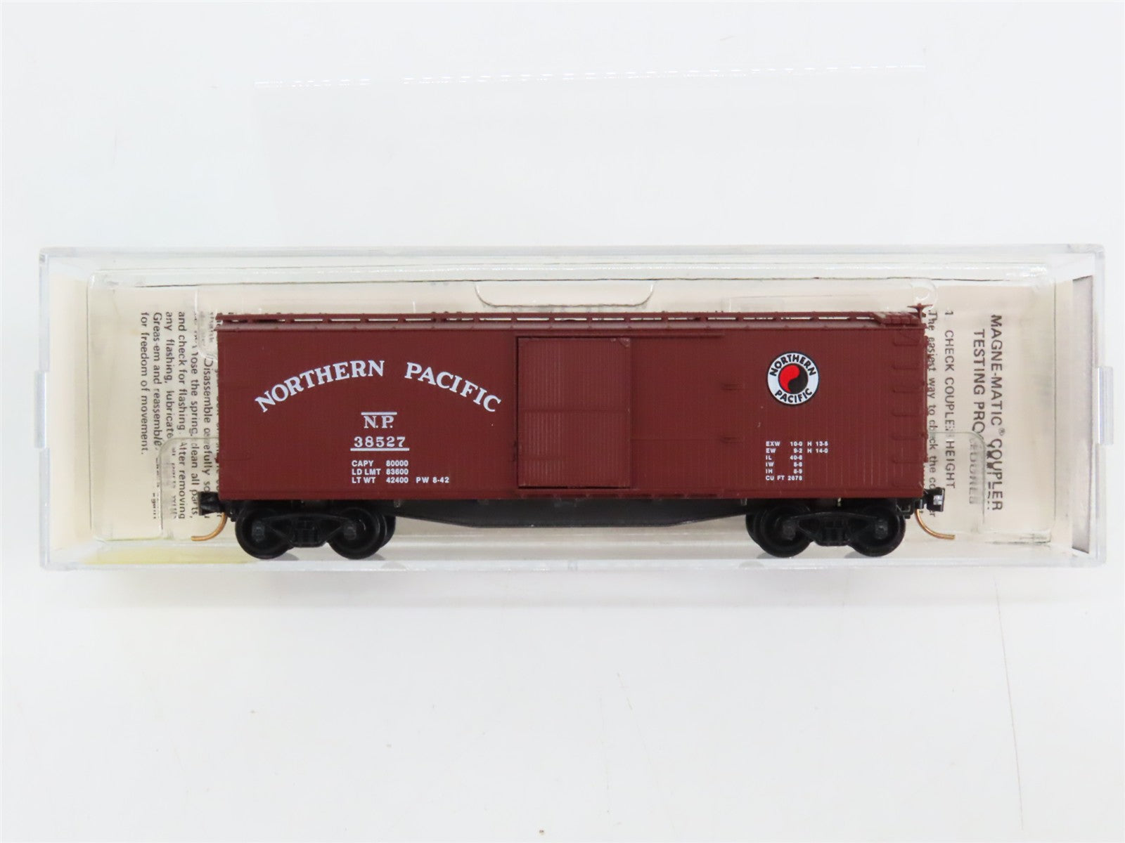 N Scale Micro-Trains 39030 NP Northern Pacific 40' Box Car 38527 RTR