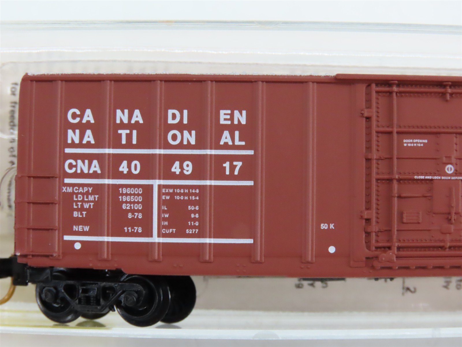 N Scale Micro-Trains 27110 Canadian National 50' Rib Side Plug Door Box Car RTR