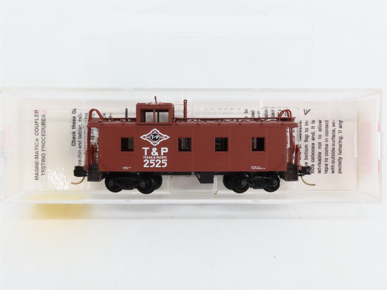 N Scale Micro-Trains 100010 T&P Texas & Pacific 36' Caboose 2525 RTR