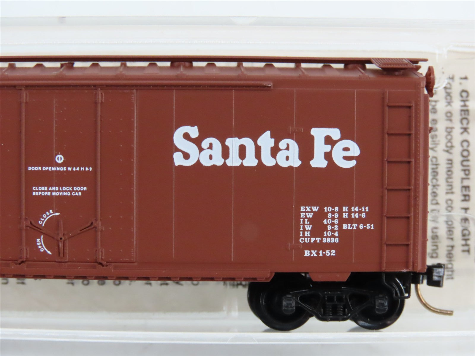 N Scale Micro-Trains 21110 ATSF Santa Fe 40' Plug Door Box Car 149968 RTR