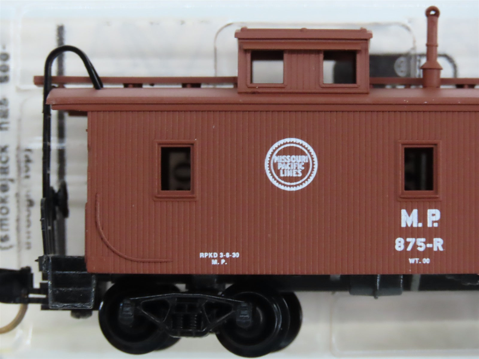 N Scale Micro-Trains 50160 MP Missouri Pacific 34' Wood-Sheathed Caboose RTR
