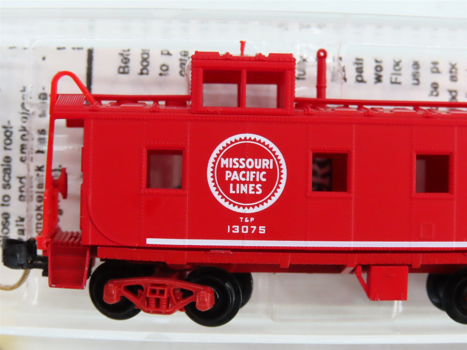 N Scale Micro-Trains 100020 Missouri Pacific 36' Riveted Steel Side Caboose RTR