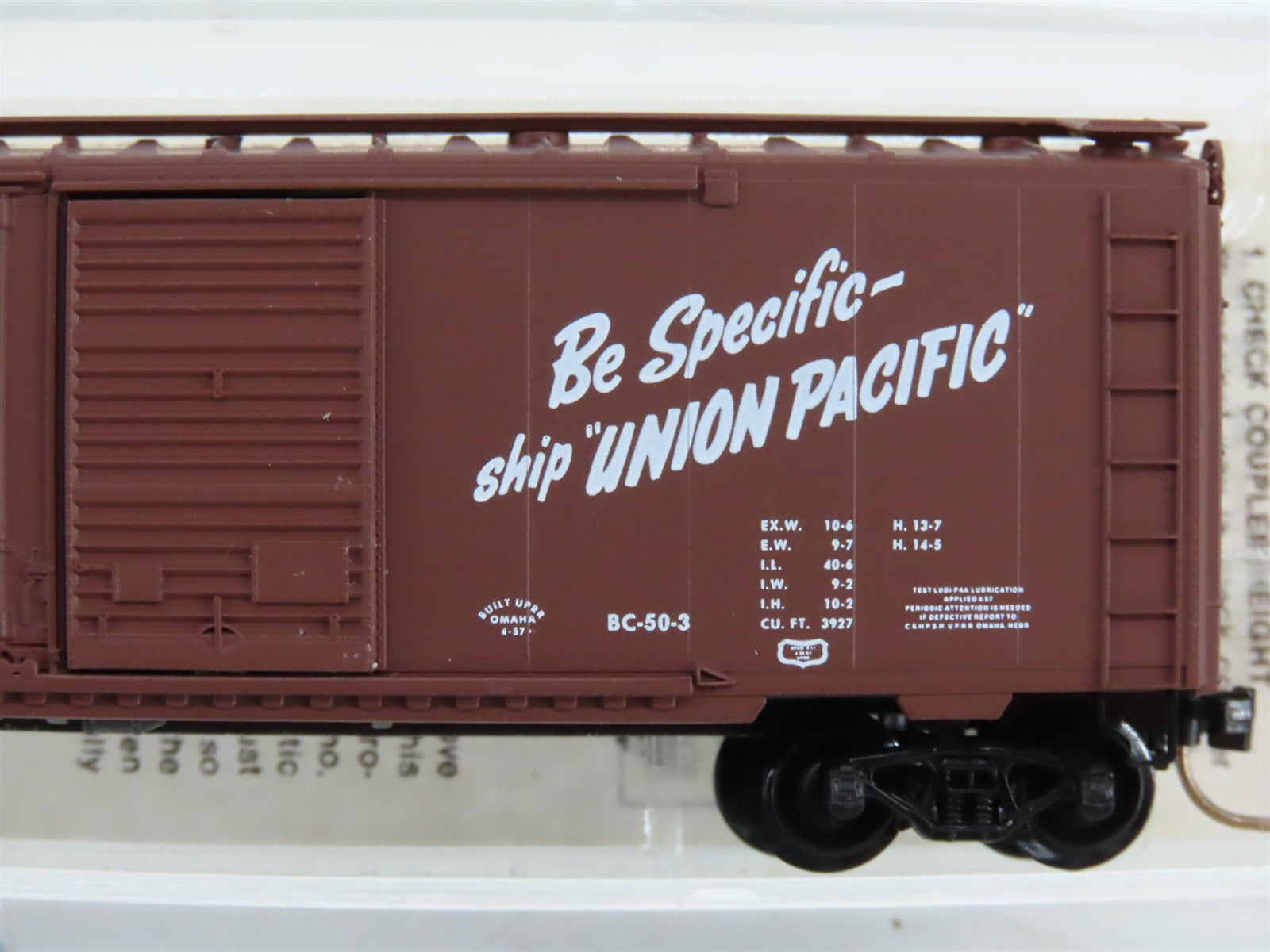 N Scale Micro-Trains 22030 UP Union Pacific 40' Plug & Sliding Door Box Car RTR