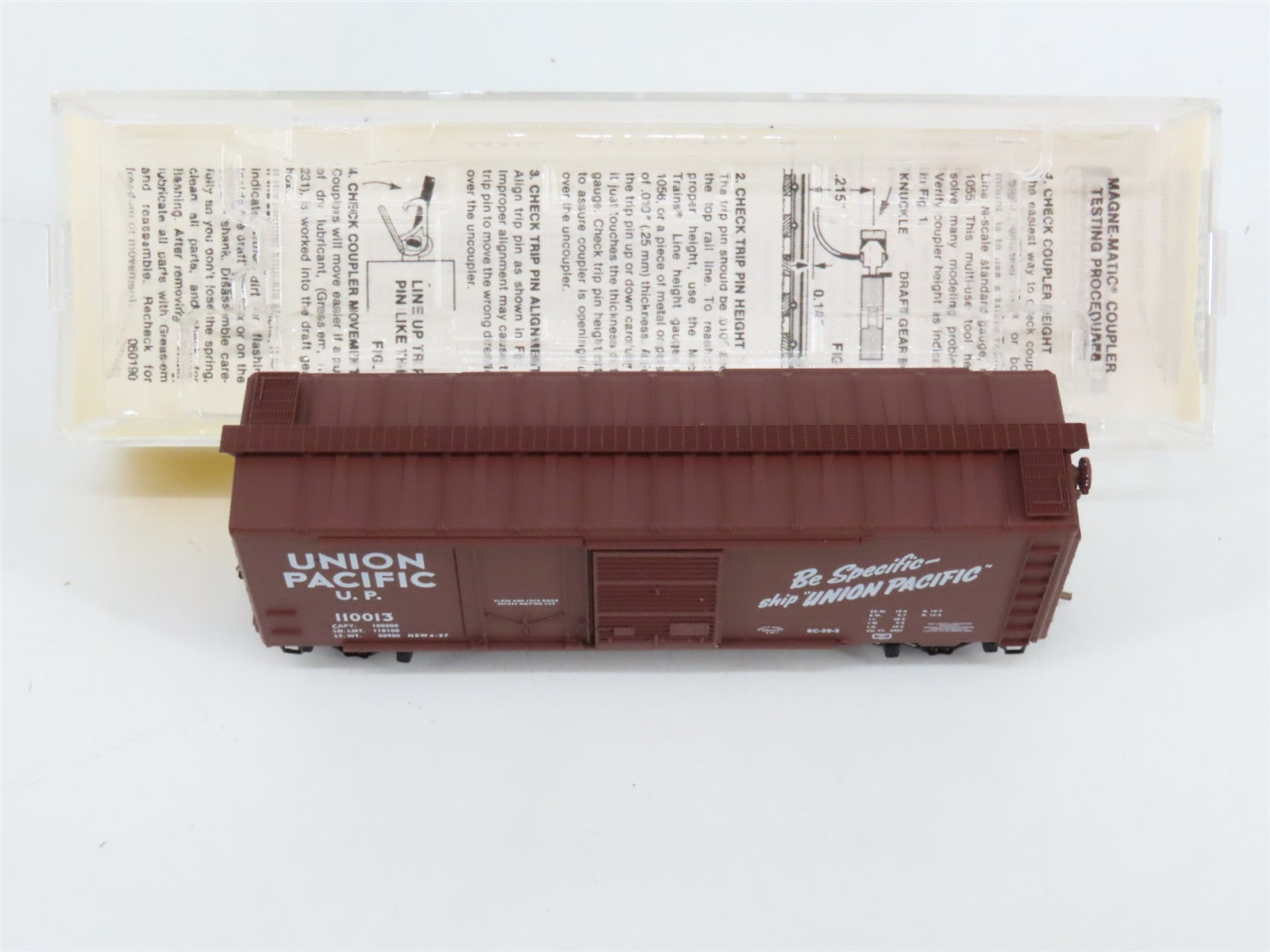 N Scale Micro-Trains 22030 UP Union Pacific 40' Plug & Sliding Door Box Car RTR