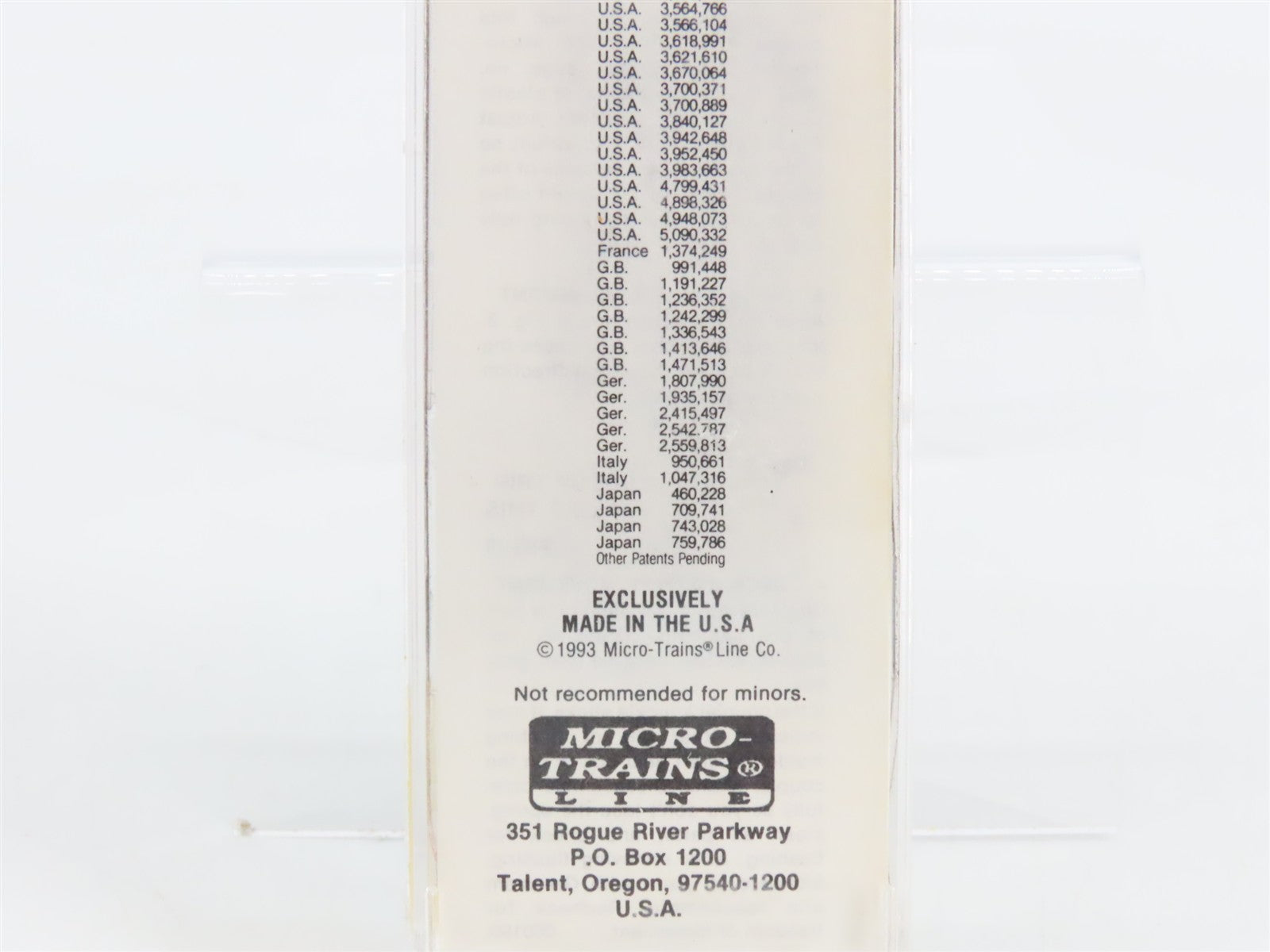 N Scale Micro-Trains 22030 UP Union Pacific 40' Plug & Sliding Door Box Car RTR