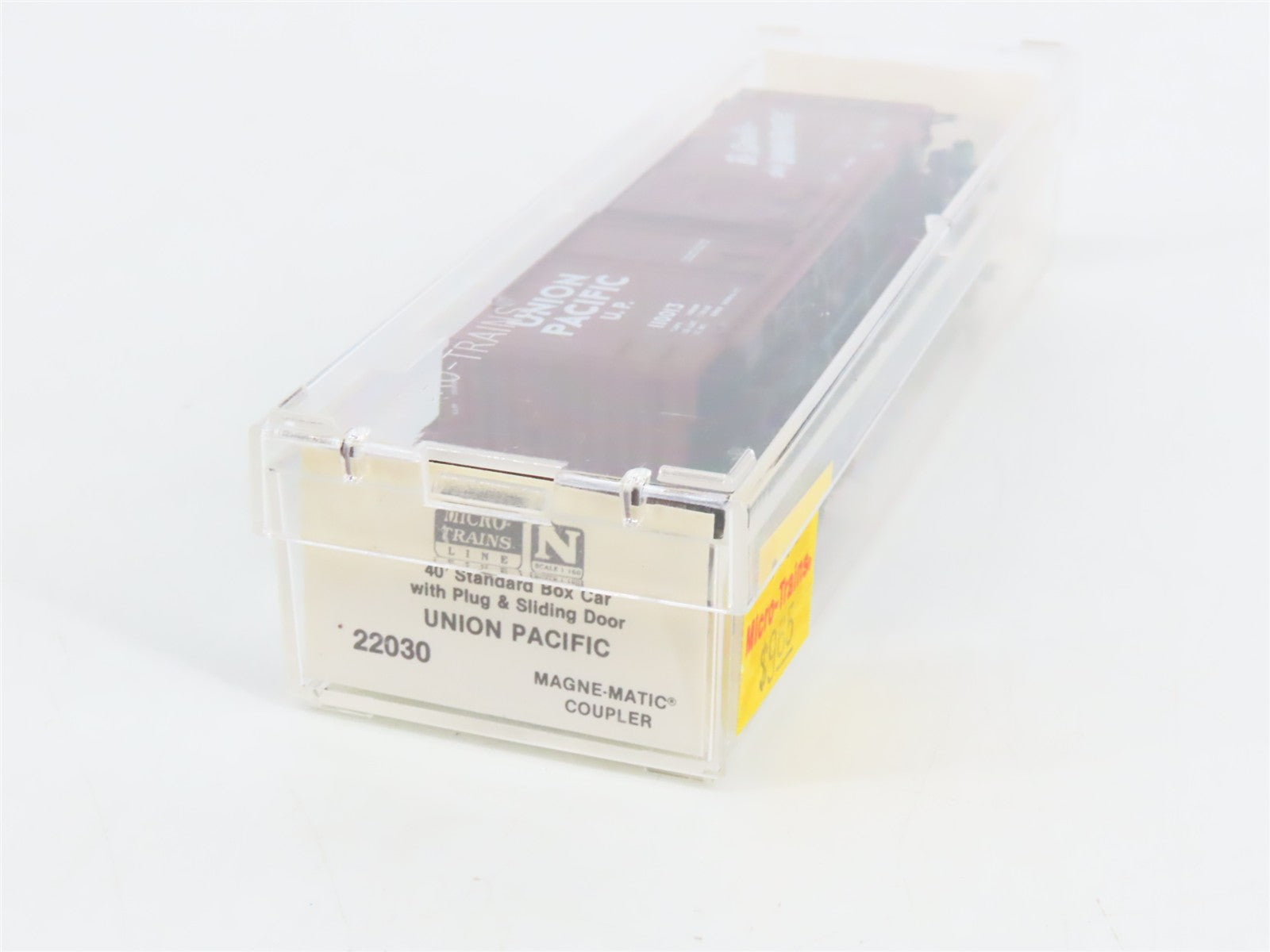 N Scale Micro-Trains 22030 UP Union Pacific 40' Plug & Sliding Door Box Car RTR