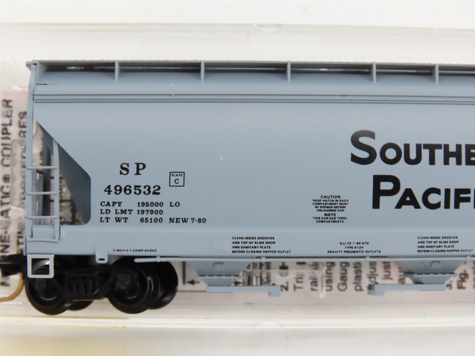 N Scale Micro-Trains 94040 SP Southern Pacific 3-Bay Covered Hopper 496532 RTR