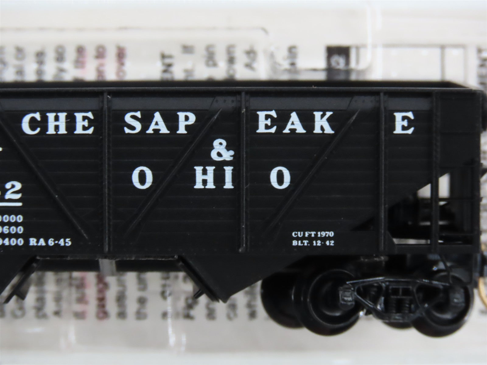 N Scale Micro-Trains 57070 C&O Chesapeake & Ohio 33' 2-Bay Hopper 55442 RTR