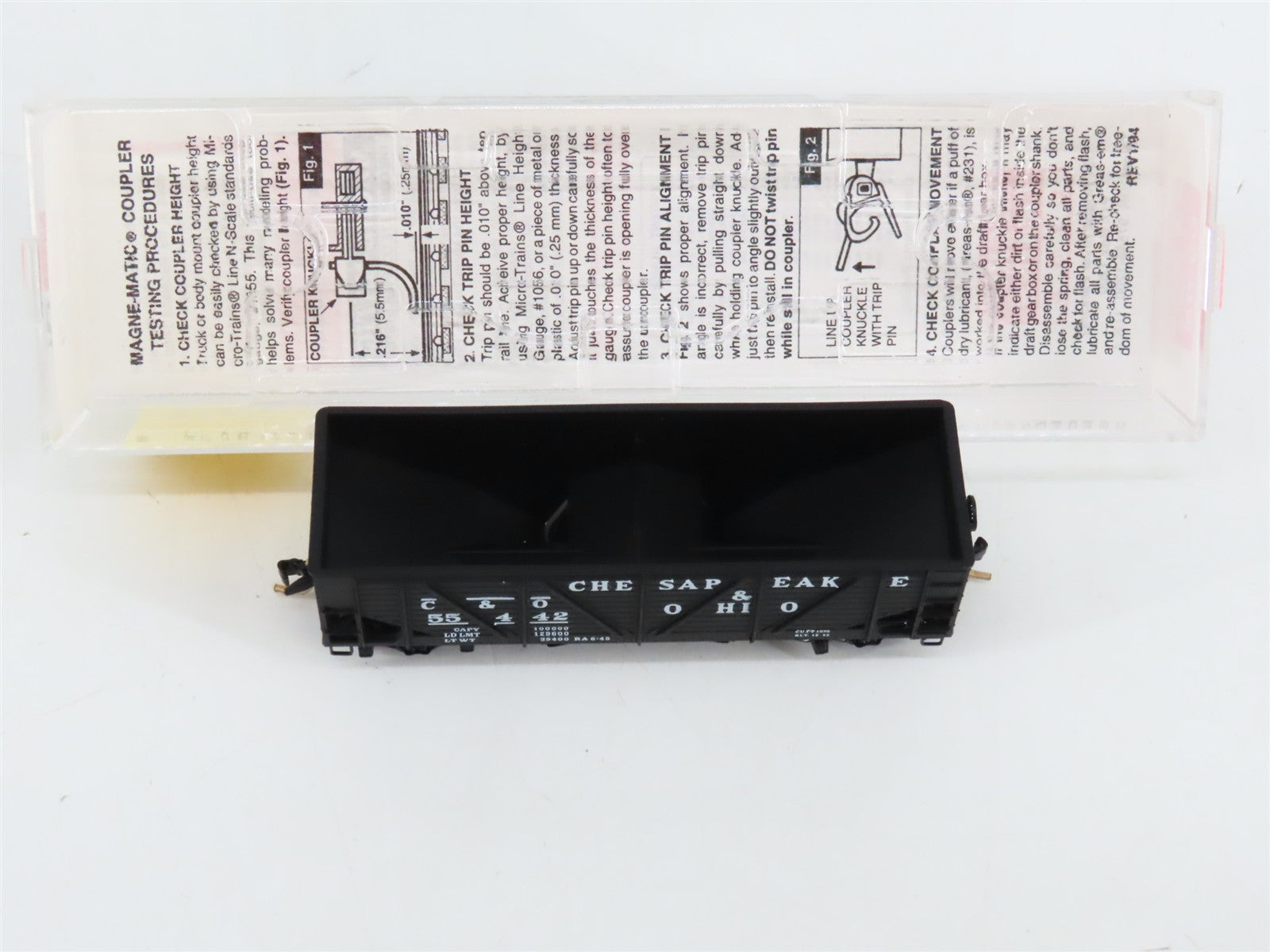 N Scale Micro-Trains 57070 C&O Chesapeake & Ohio 33' 2-Bay Hopper 55442 RTR