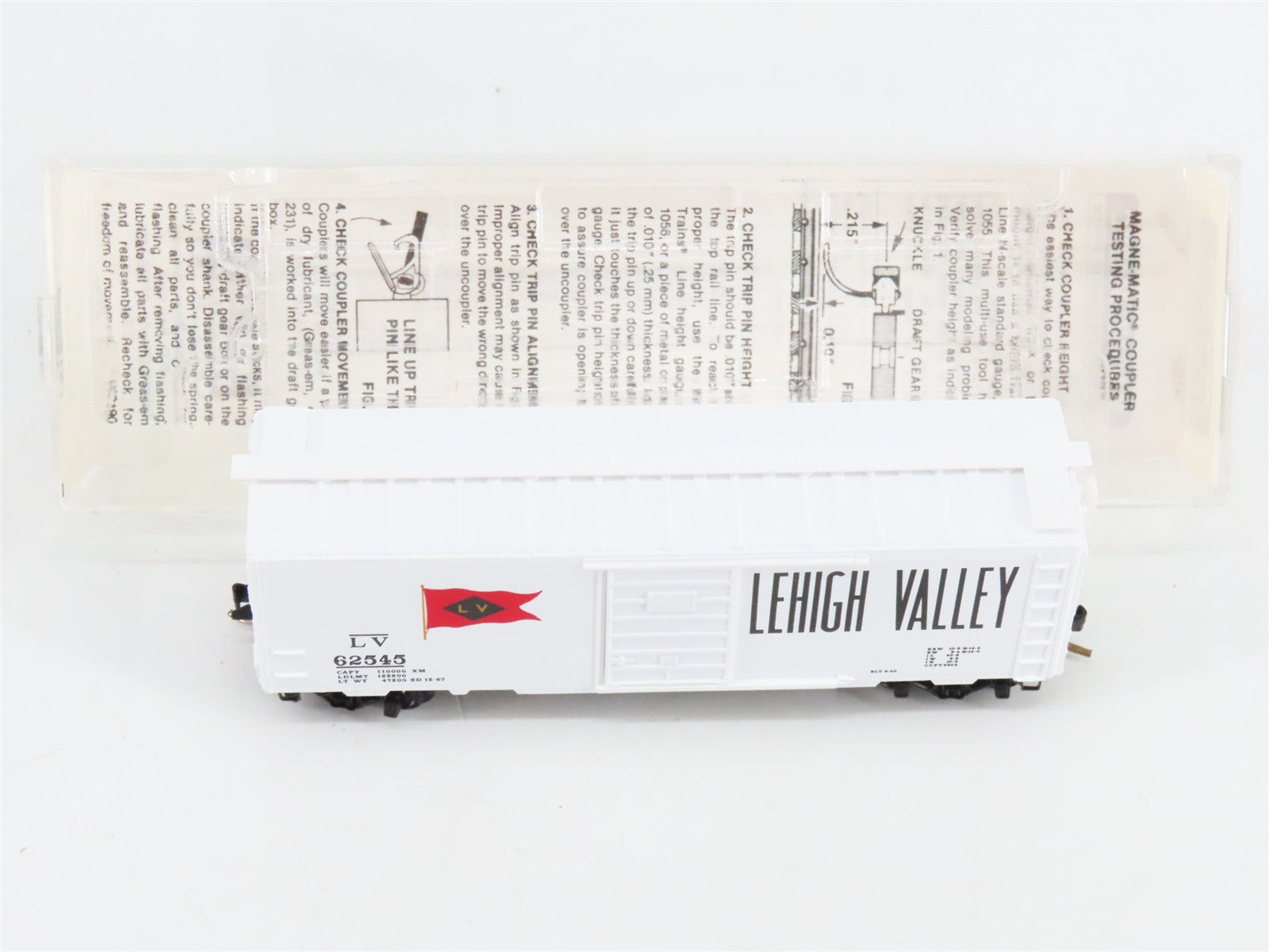 N Scale Micro-Trains 20126 LV Lehigh Valley 40' Standard Box Car Single Door RTR