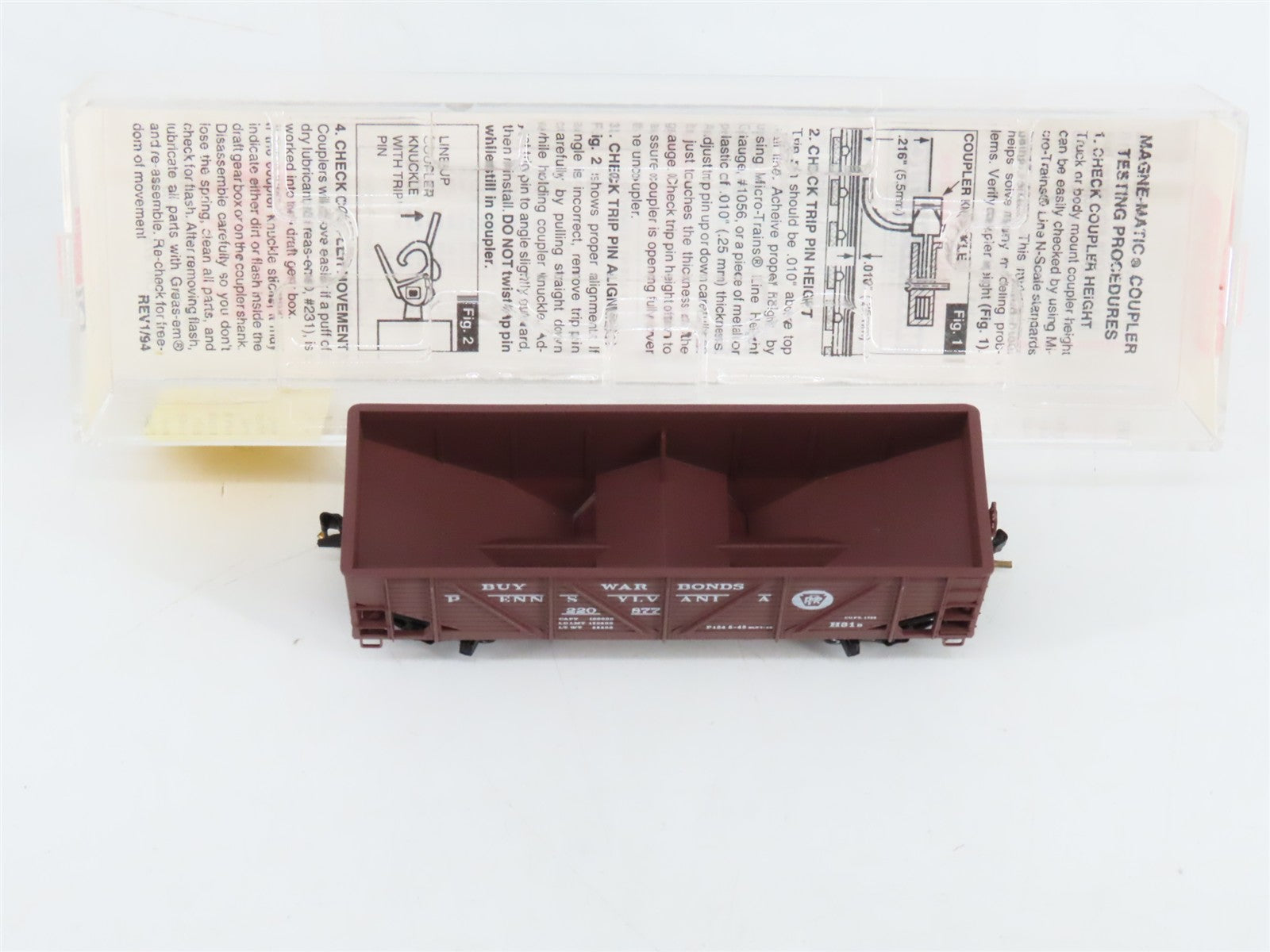 N Scale Micro-Trains 57100 PRR Pennsylvania 33' 2-Bay Hopper 220877 RTR