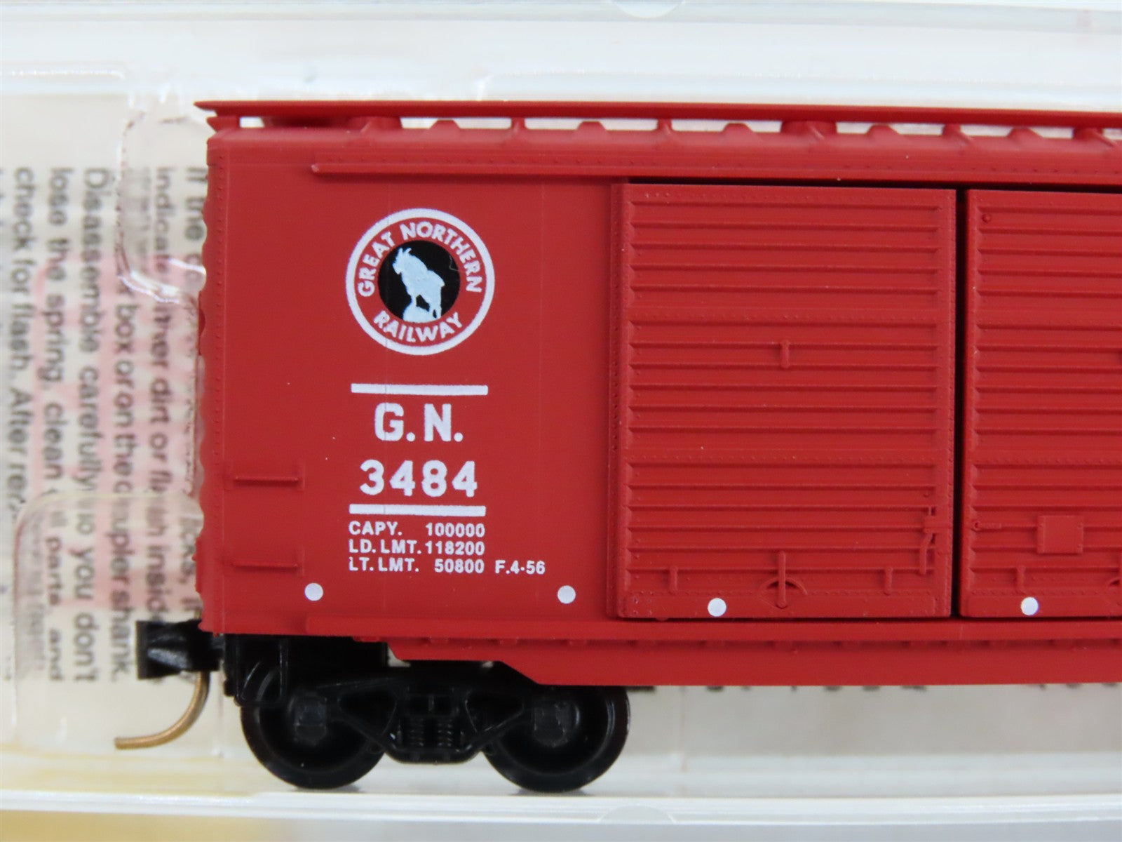 N Scale Micro-Trains 23210 GN Great Northern 40' Double Door Box Car 3484 RTR