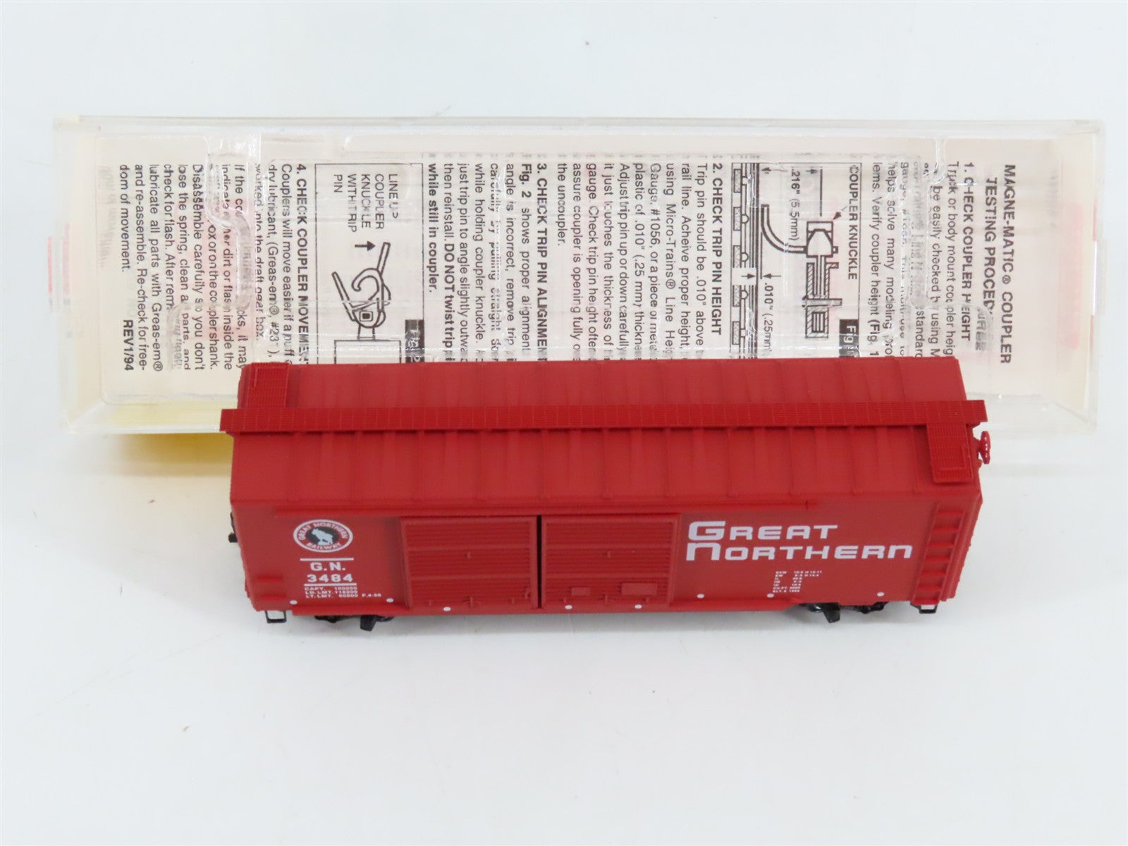 N Scale Micro-Trains 23210 GN Great Northern 40' Double Door Box Car 3484 RTR