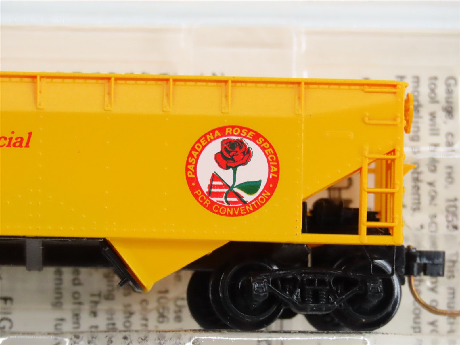 N Scale Micro-Trains PCR Pasadena Rose Special 2-Bay Hopper 01982 RTR