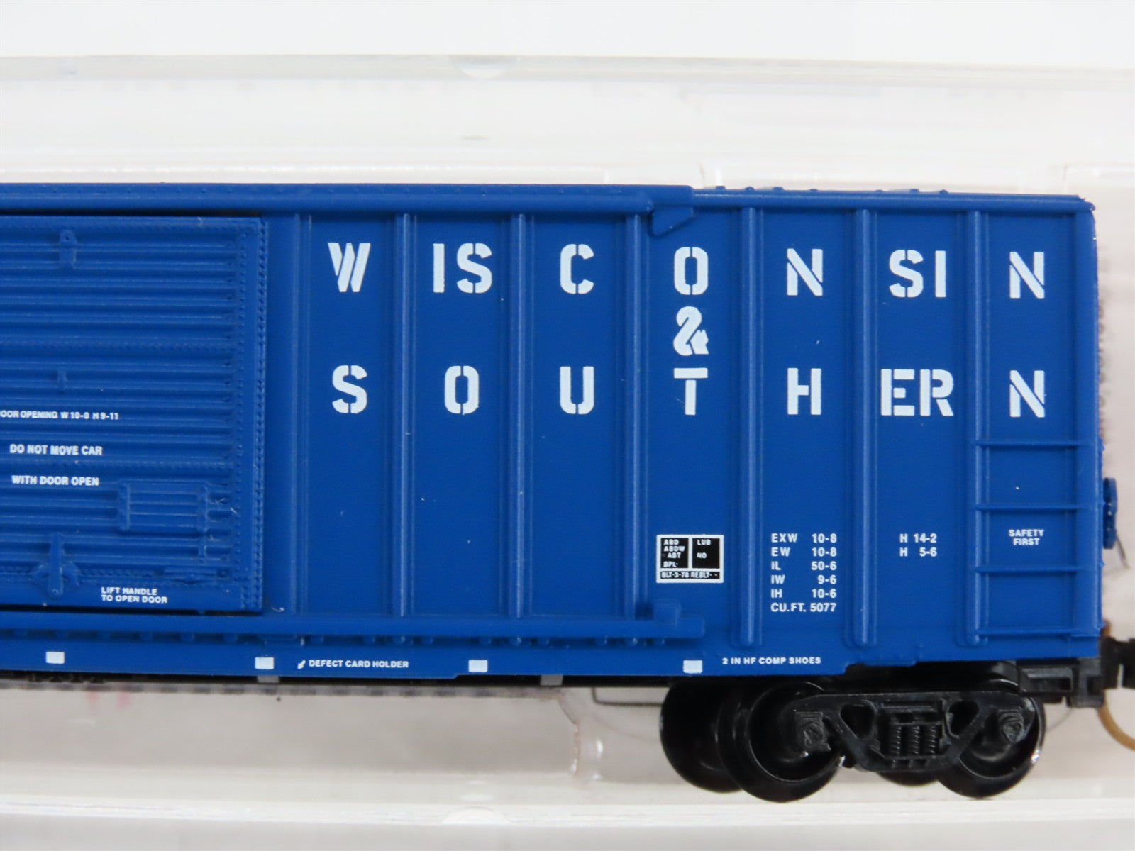 N Scale Micro-Trains MTL 25570 Wisconsin & Southern 50' Rib Side Box Car RTR