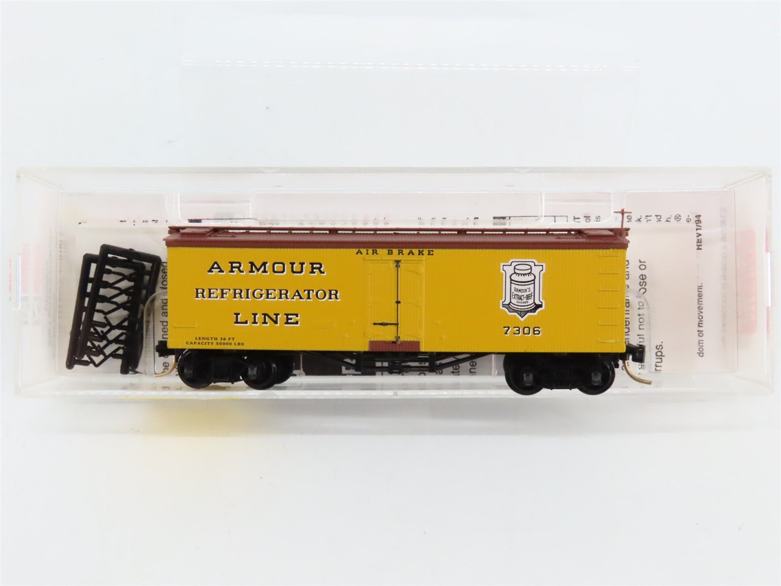 N Scale Micro-Trains MTL 58030 Armour Refrigerator Line 36' Reefer 7306 RTR