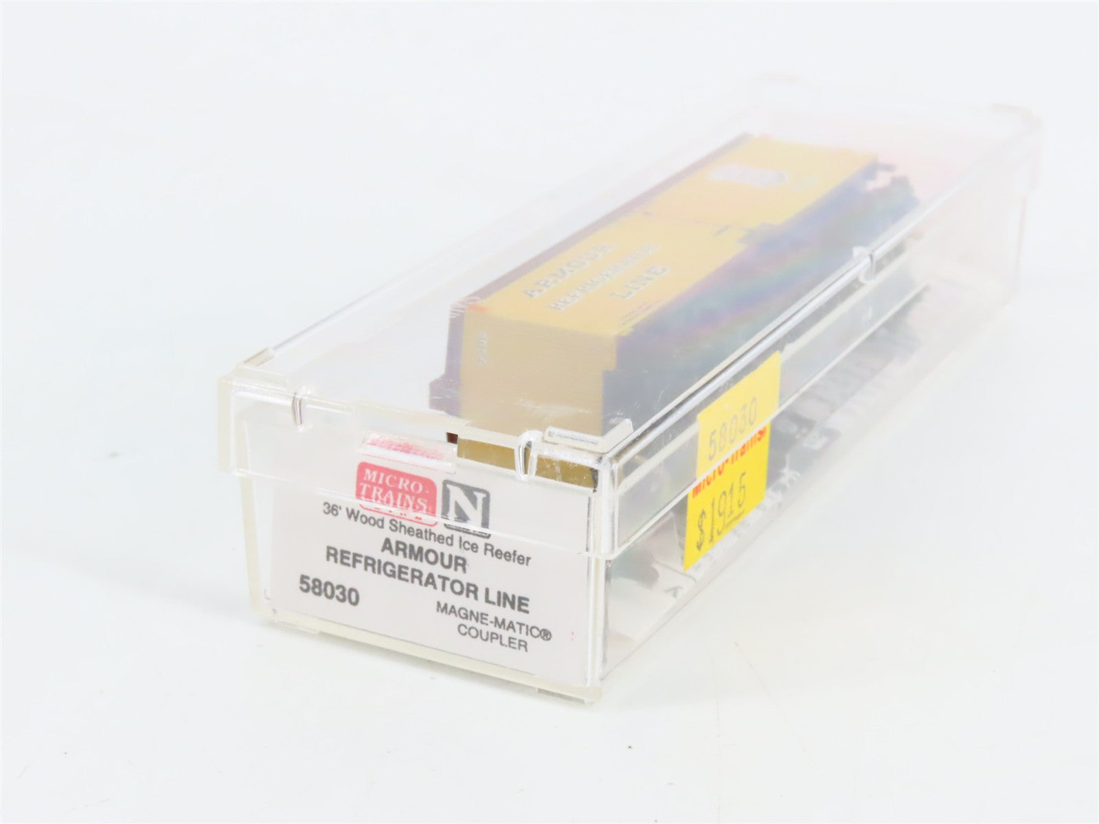 N Scale Micro-Trains MTL 58030 Armour Refrigerator Line 36' Reefer 7306 RTR