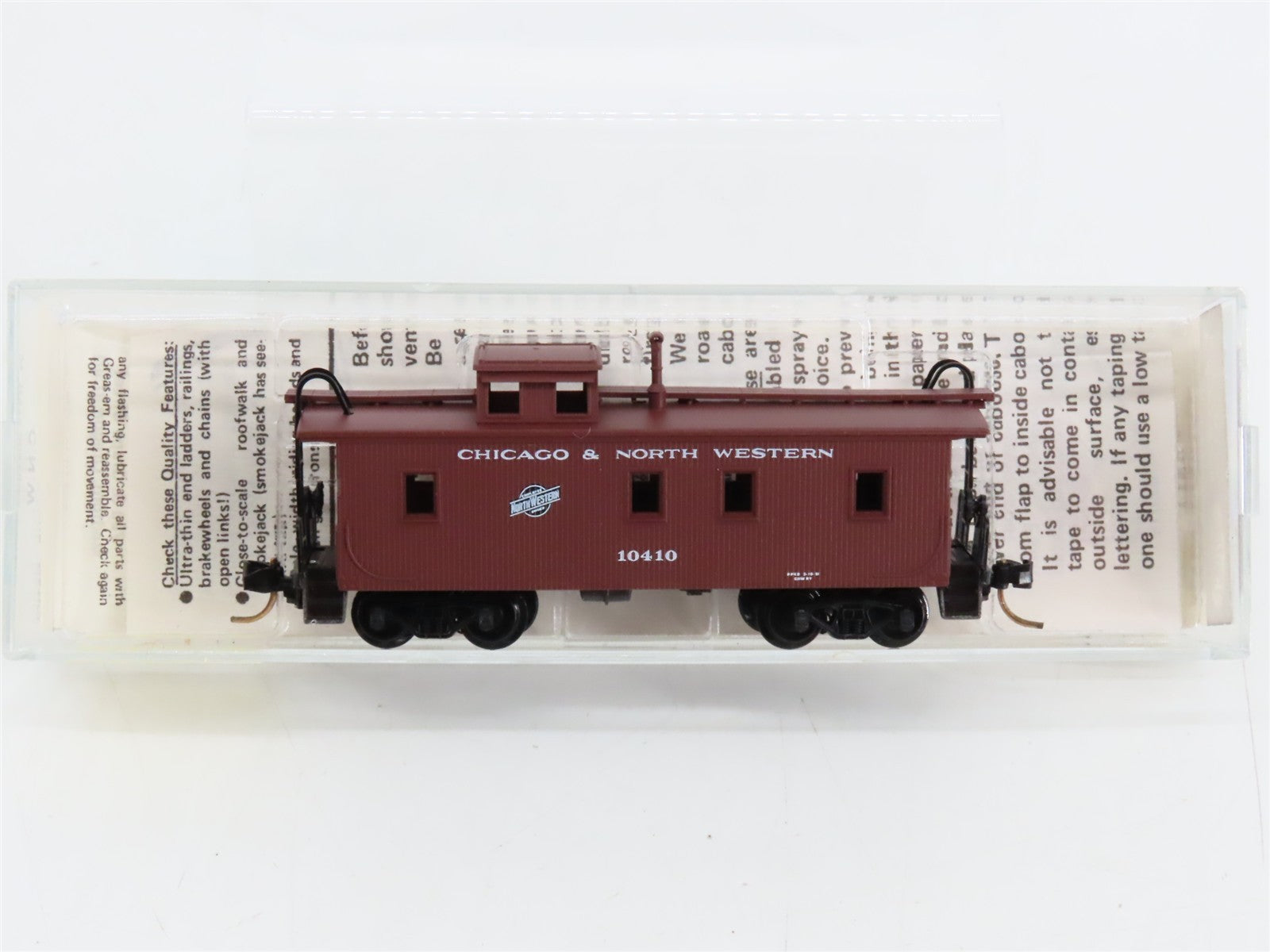 N Kadee Micro-Trains MTL 50200 CNW Chicago & North Western 34' Caboose 10410 RTR