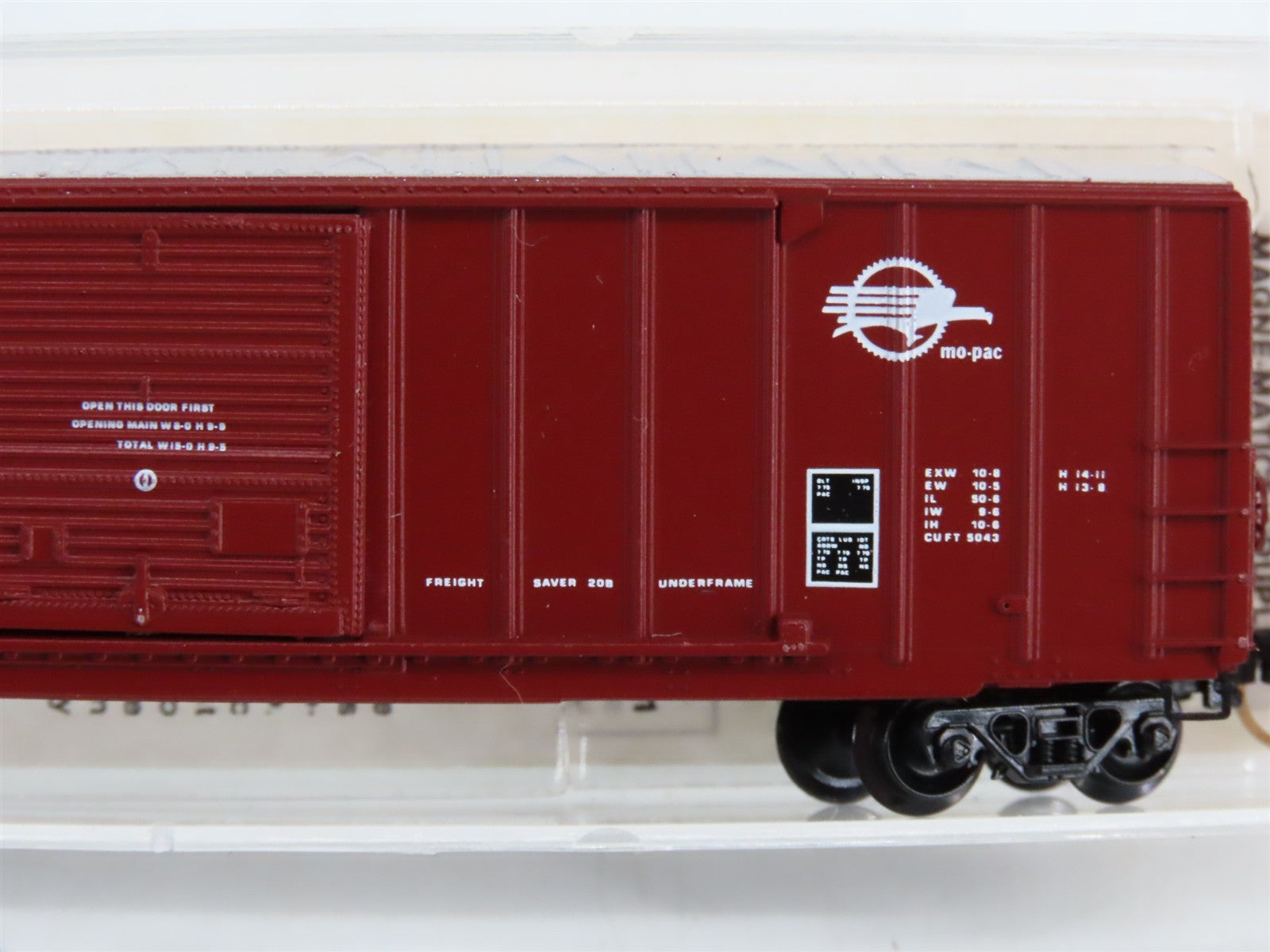 N Scale Micro-Trains MTL 26040 MP Missouri Pacific 50' Box Car 367926 RTR