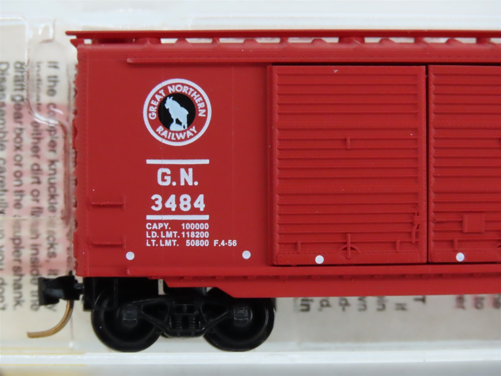 N Scale Micro-Trains MTL 23210 GN Great Northern 40' Box Car 3484 RTR