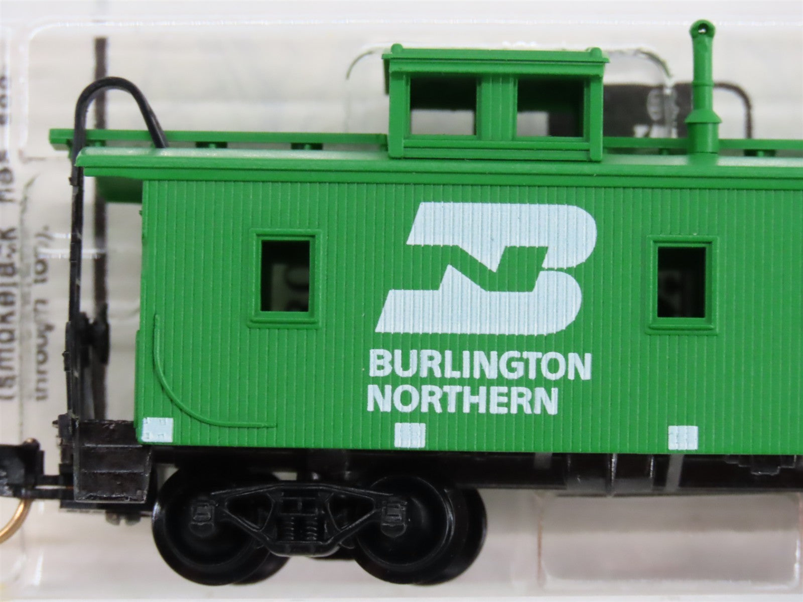N Scale Micro-Trains MTL 51090 Burlington Northern 34' Wood-Sheathed Caboose RTR