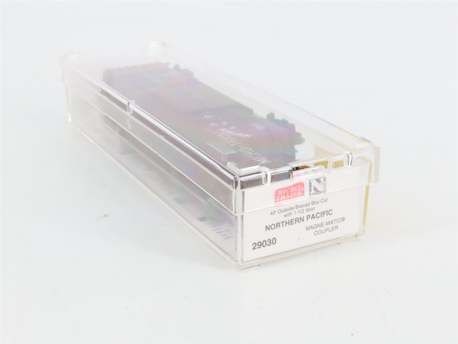 N Scale Micro-Trains MTL 29030 NP Northern Pacific 40' Box Car 8006 RTR