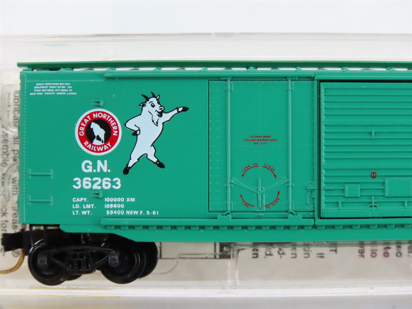 N Scale Micro-Trains MTL 33120 GN Great Northern 50' Box Car 36263 RTR