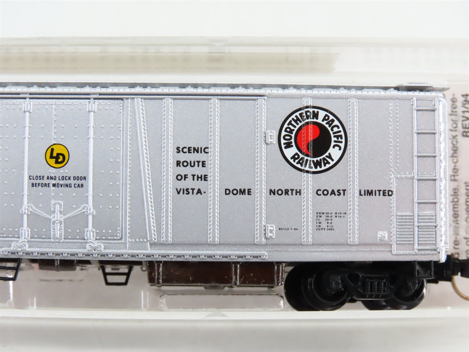 N Scale Micro-Trains MTL 70050 NPM Northern Pacific 51' Reefer 720 RTR