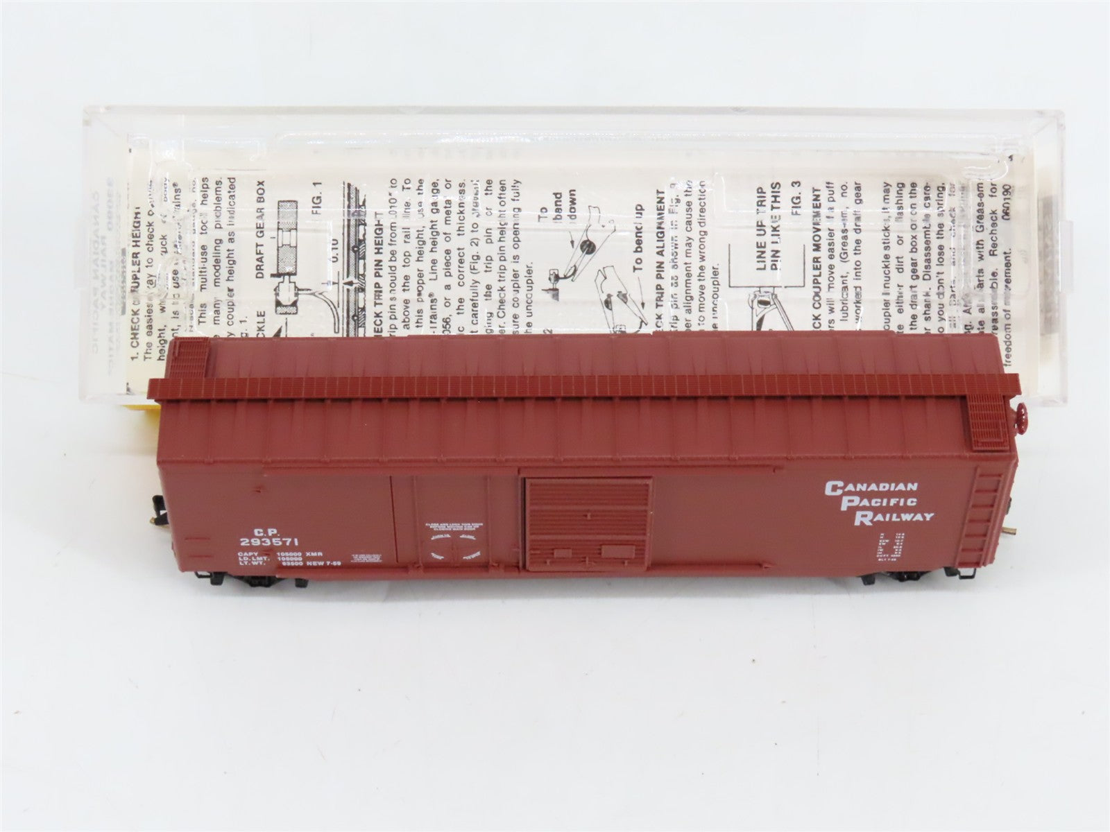 N Scale Micro-Trains MTL 33090 CP Canadian Pacific 40' Box Car 293571 RTR
