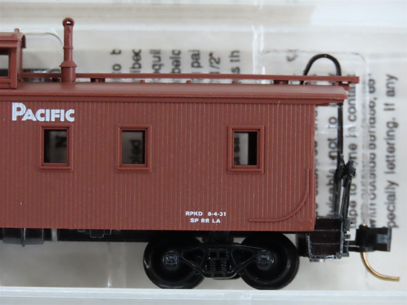 N Scale Micro-Trains MTL 51150 SP Southern Pacific 34' Wood Sheathed Caboose RTR