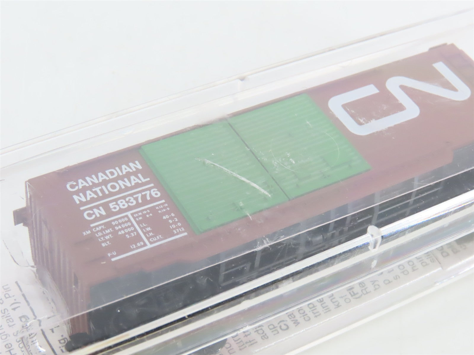 N Scale Micro-Trains MTL 23070 CN Canadian National 40' Box Car 583776 RTR