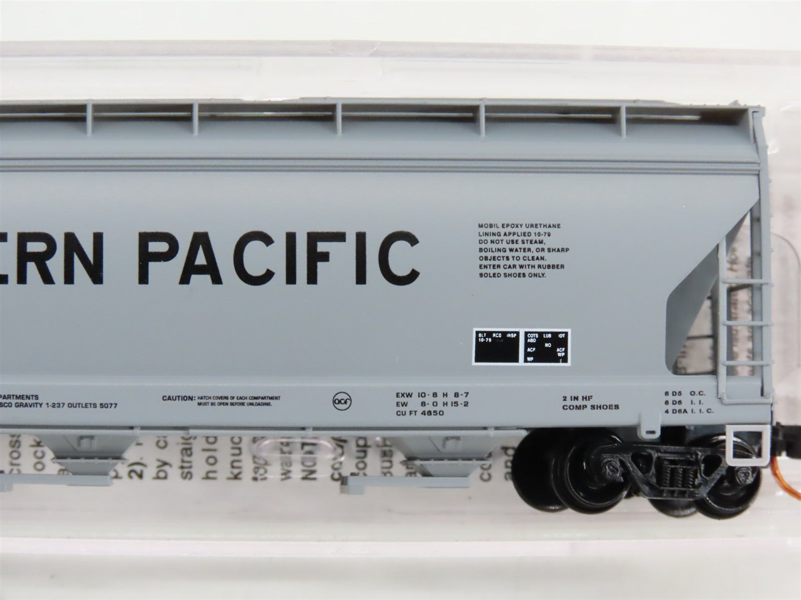 N Scale Micro-Trains MTL 09400370 WP Western Pacific 3-Bay Covered Hopper RTR