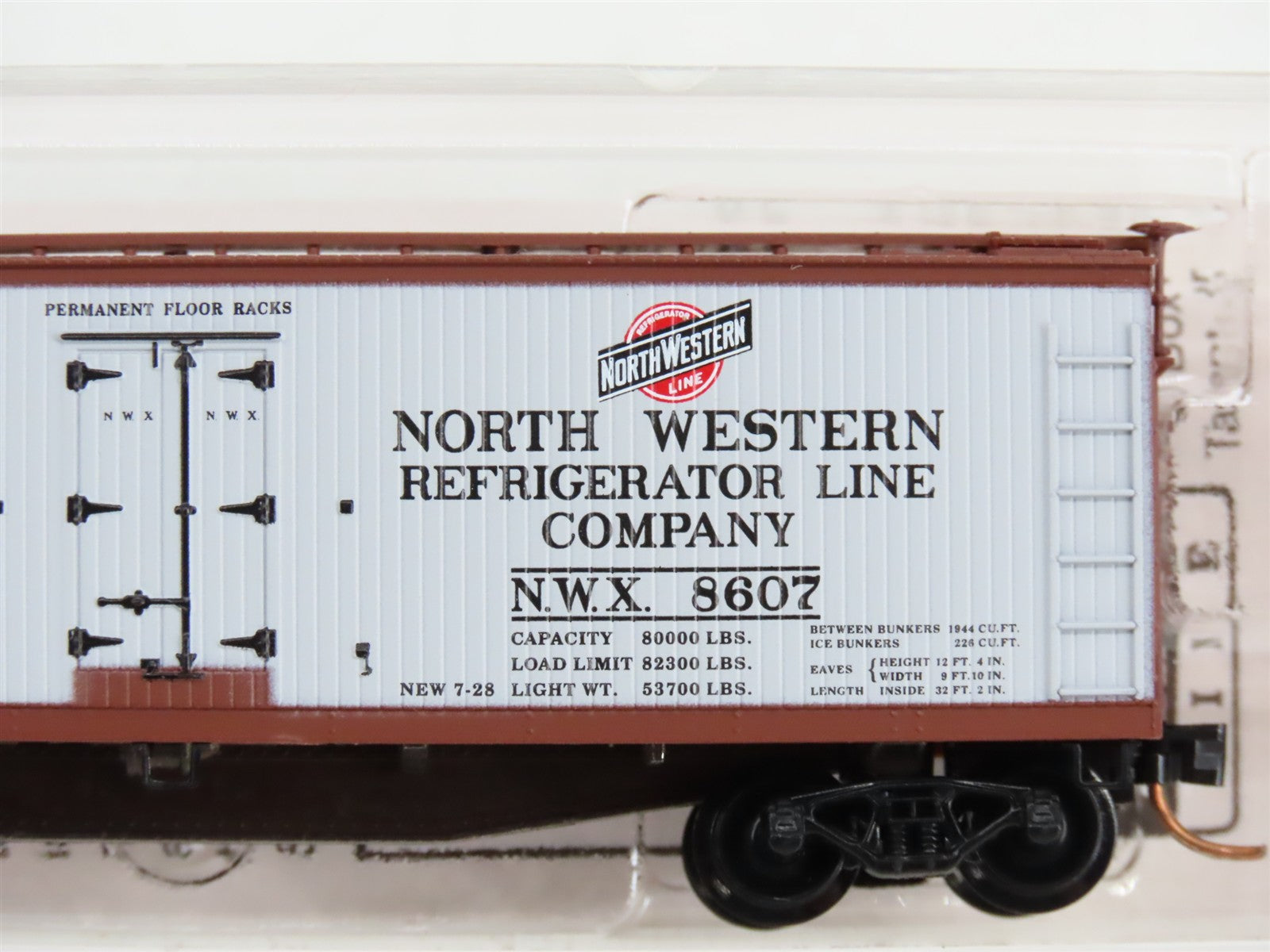 N Scale Micro-Trains MTL 49520 North Western Refrigerator Line 40' Reefer RTR