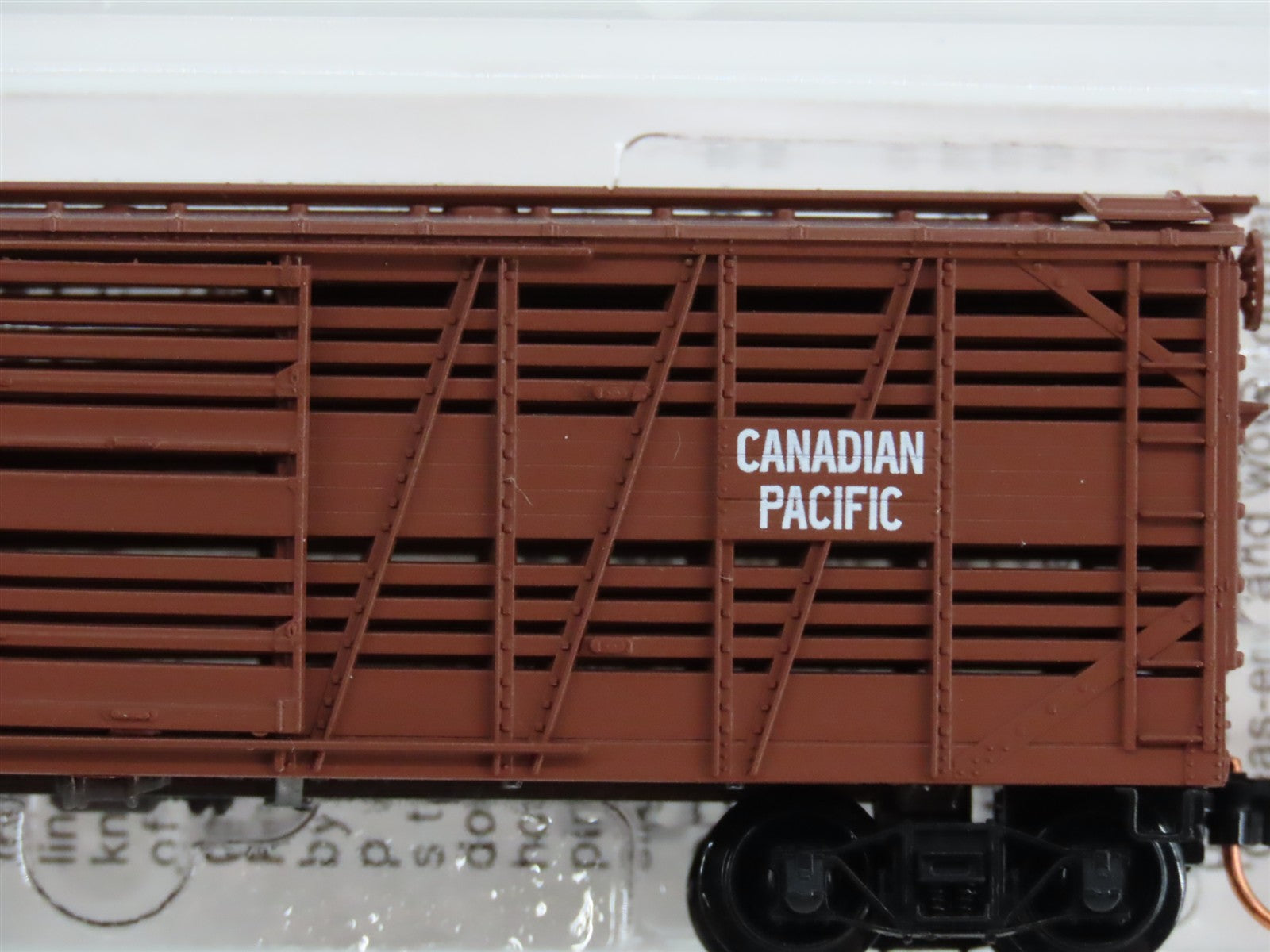 N Scale Micro-Trains MTL 35050 C.P. Canadian Pacific 40' Stock/Cattle Car RTR