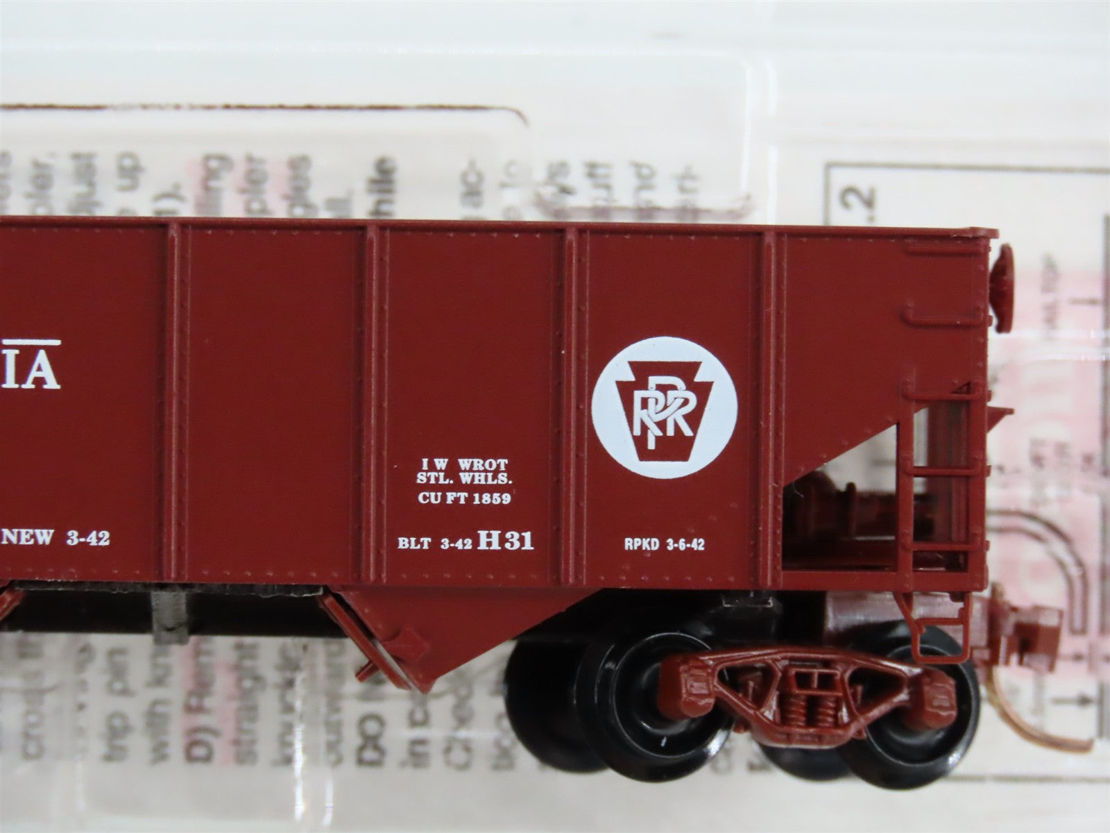 N Scale Micro-Trains MTL 56060 PRR Pennsylvania 33' 2-Bay Hopper 220306 RTR