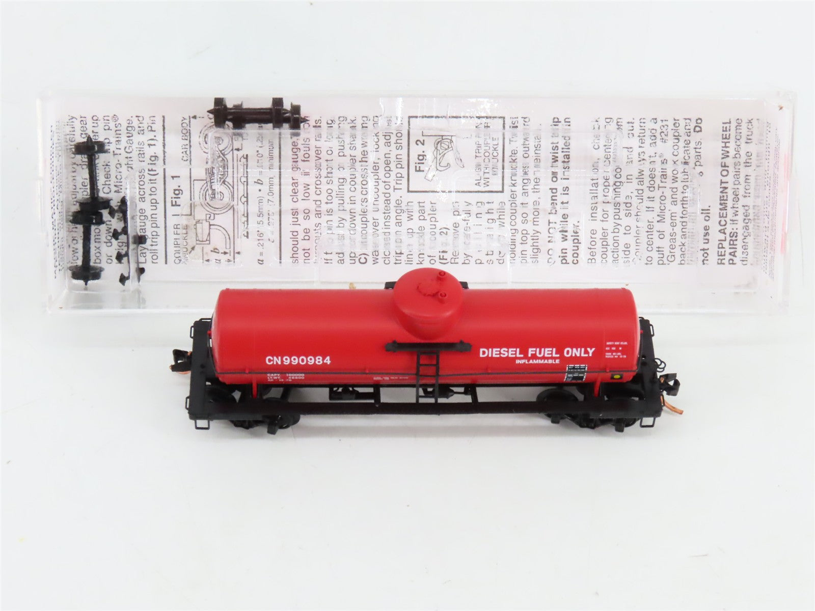 N Scale Micro-Trains MTL 65560 CN Canadian National 39' Single Dome Tank Car RTR