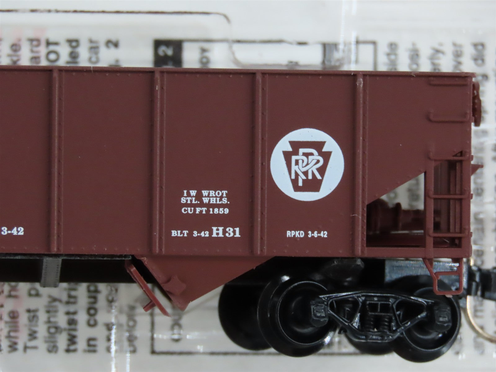 N Scale Micro-Trains MTL 56060 PRR Pennsylvania 33' 2-Bay Hopper 220455 RTR